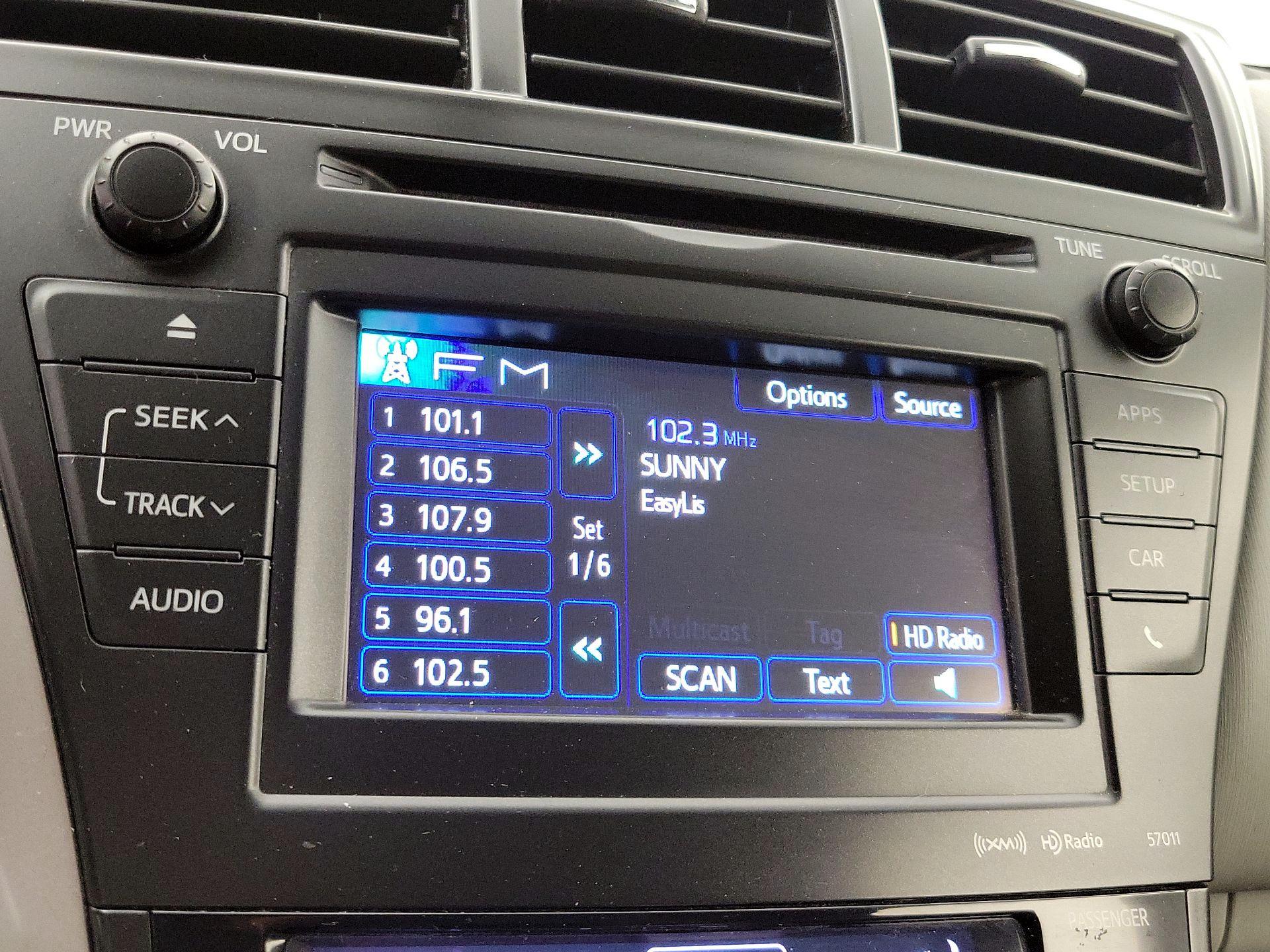 Thumbnail: 2014 Toyota Prius - 16