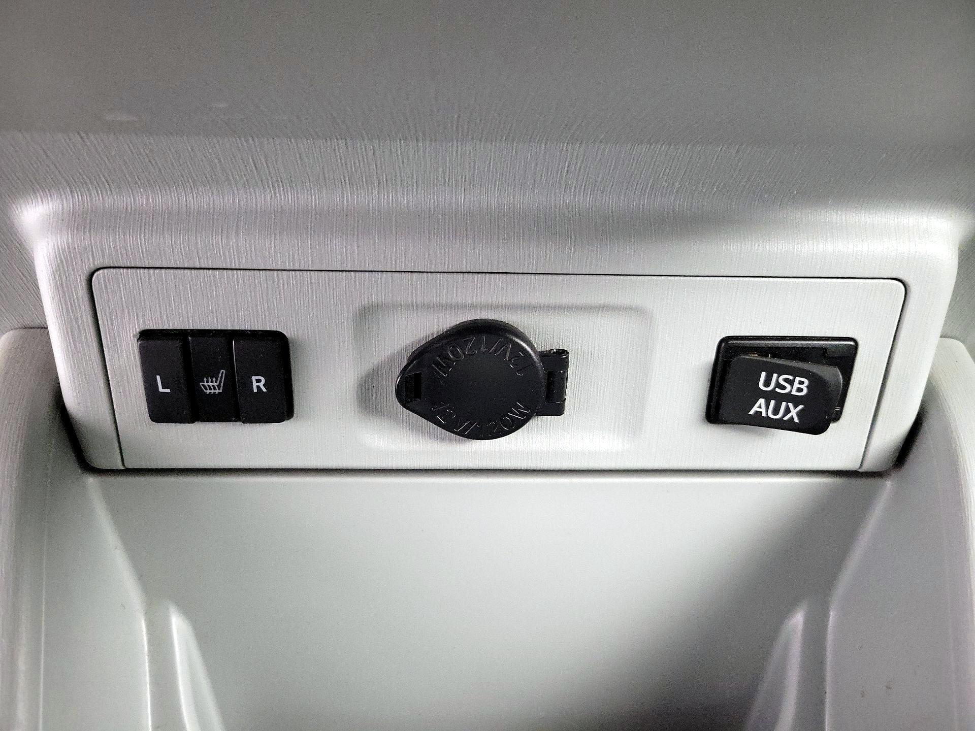 Thumbnail: 2014 Toyota Prius - 19