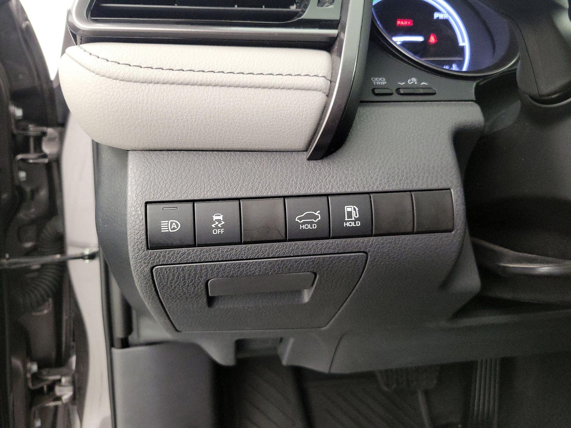 Thumbnail: 2022 Toyota Camry - 13