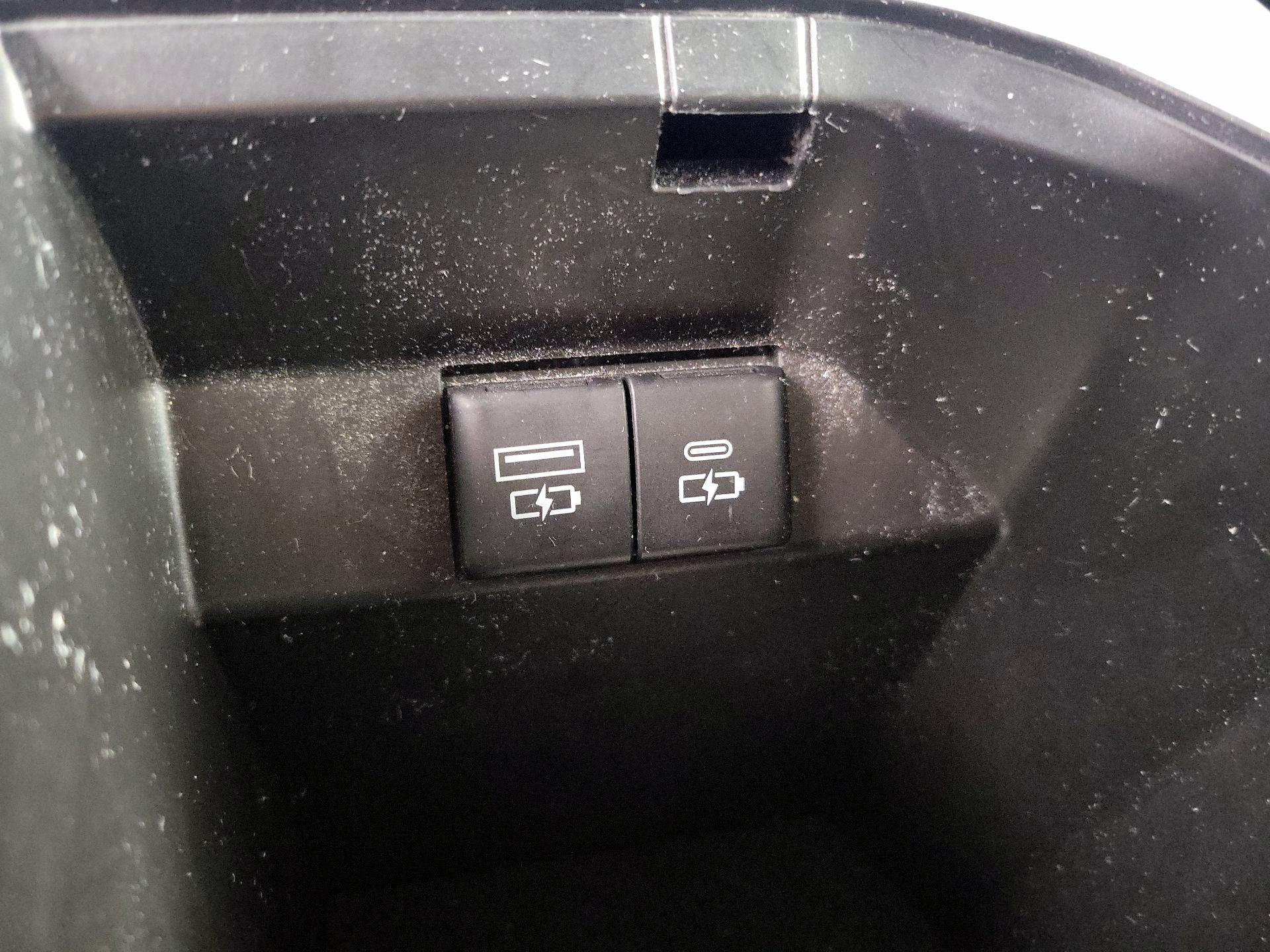 Thumbnail: 2022 Toyota Camry - 18