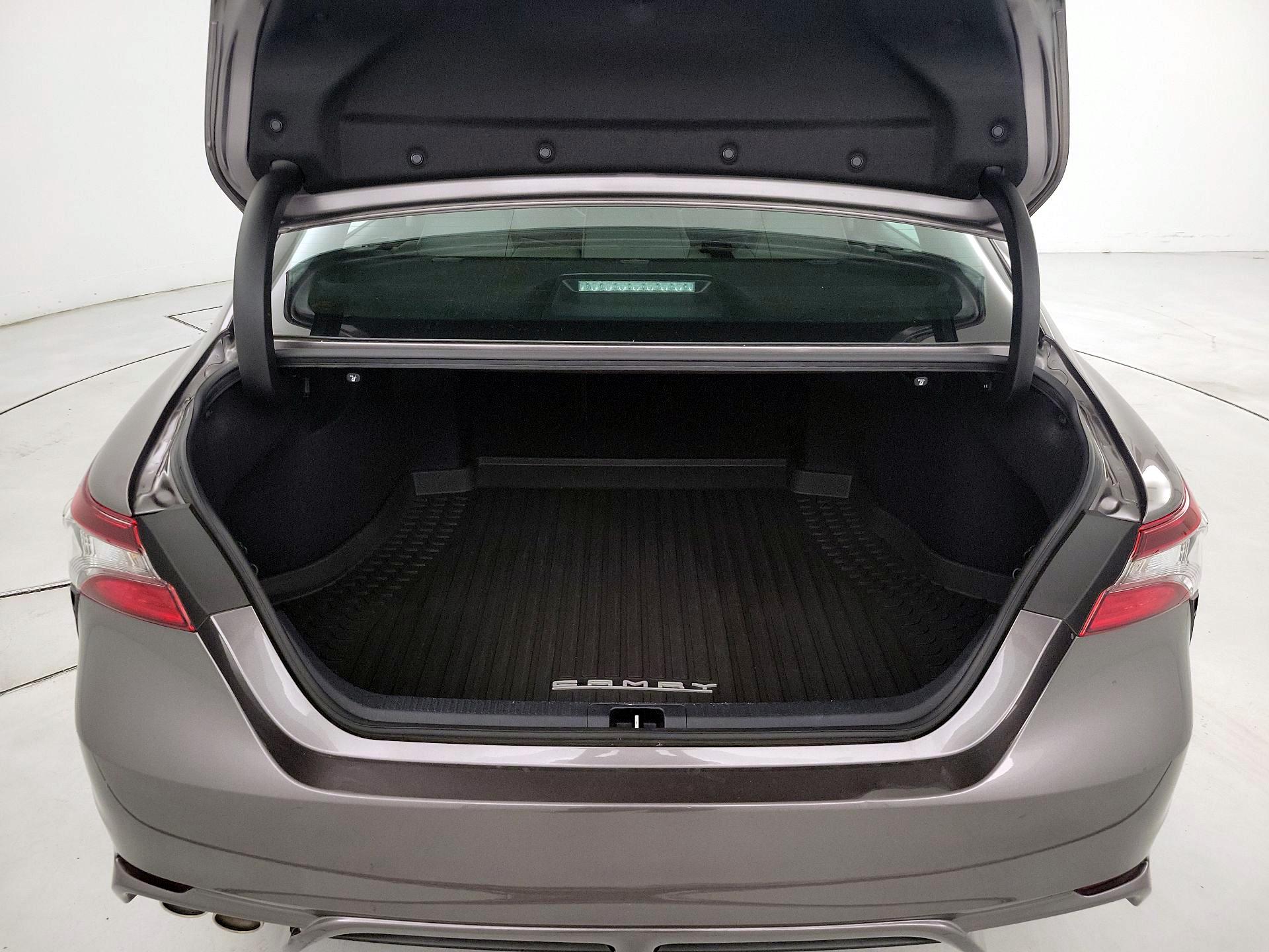 Thumbnail: 2022 Toyota Camry - 20