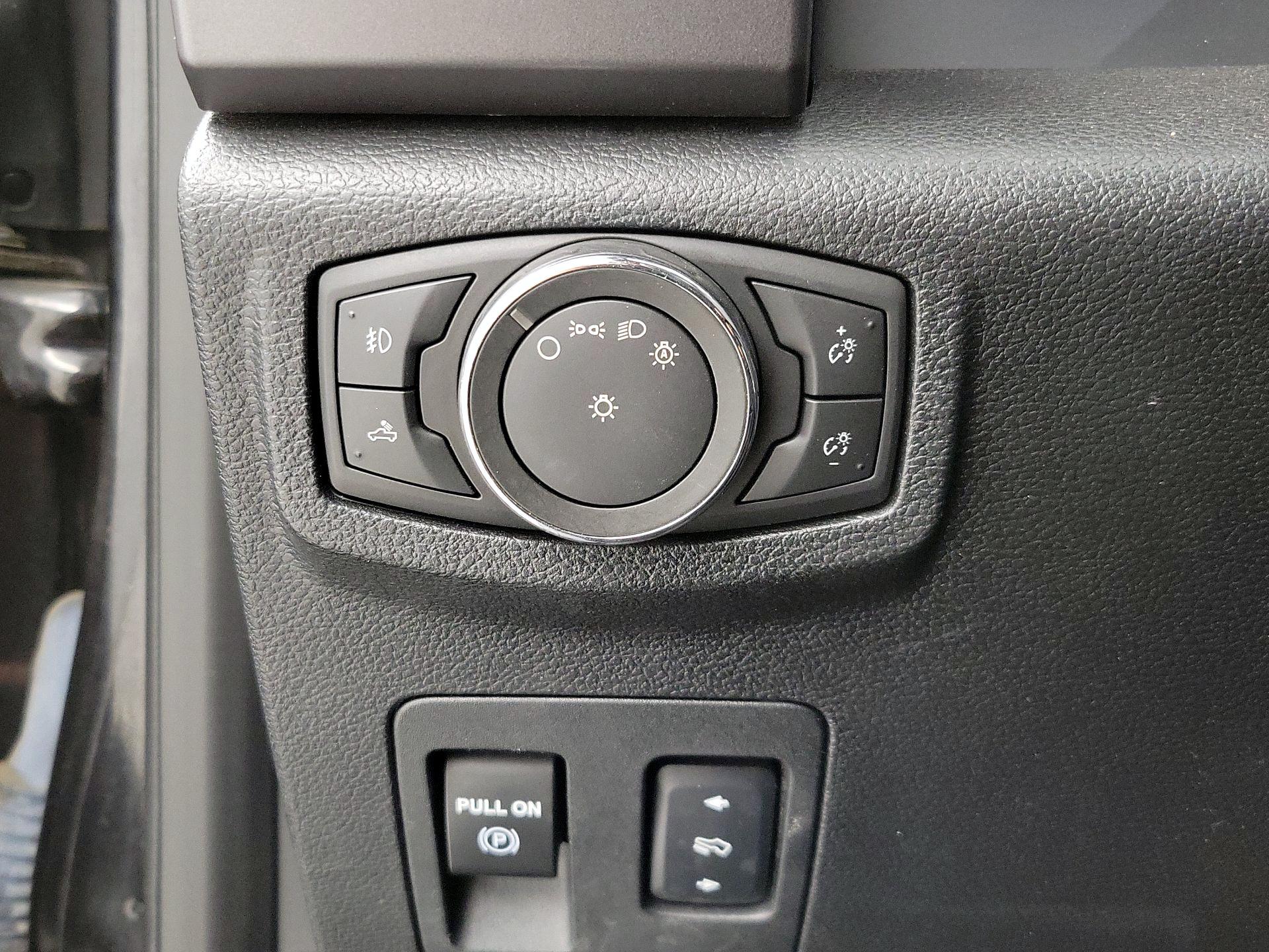 Thumbnail: 2015 Ford F-150 - 13