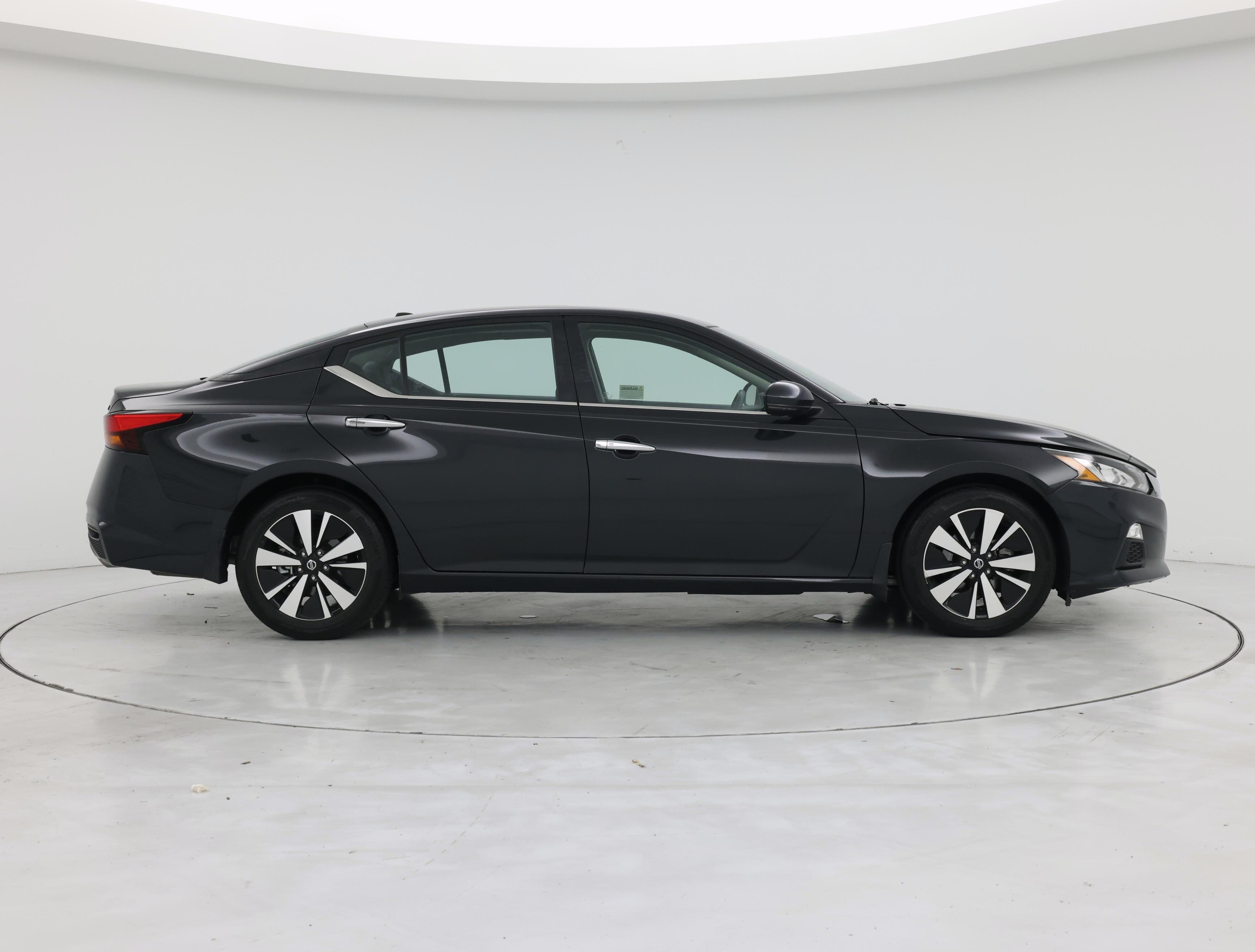 Thumbnail: 2021 Nissan Altima - 7