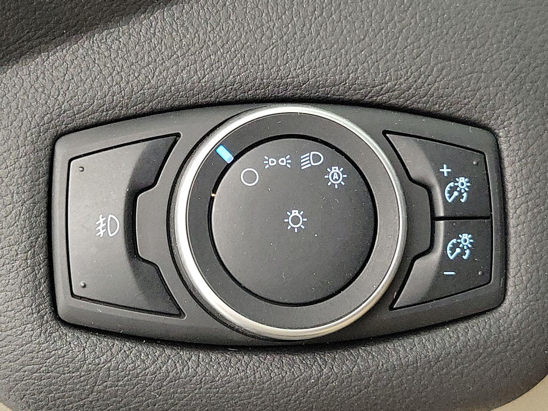 Thumbnail: 2015 Ford C-Max - 13