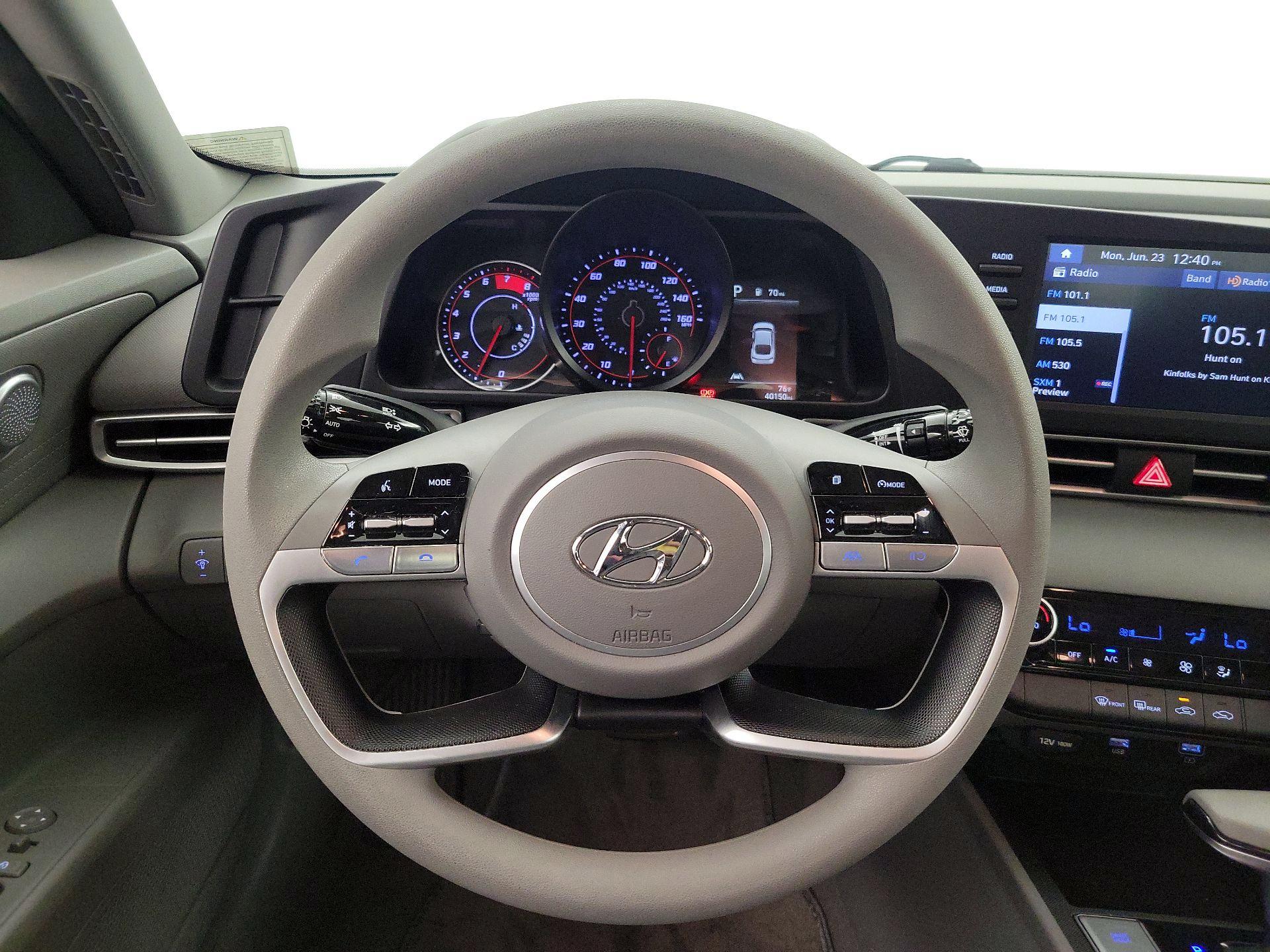 Thumbnail: 2023 Hyundai Elantra - 10
