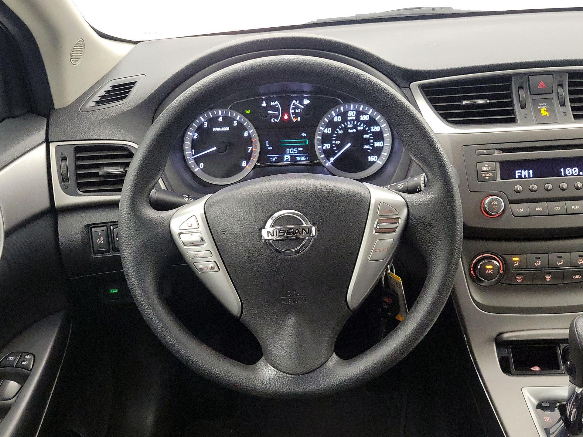 Thumbnail: 2014 Nissan Sentra - 10