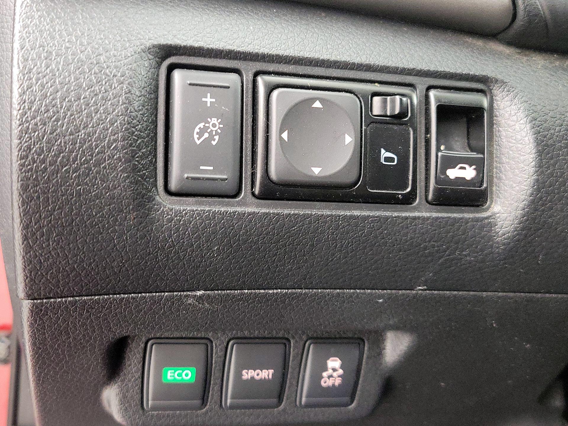 Thumbnail: 2014 Nissan Sentra - 13