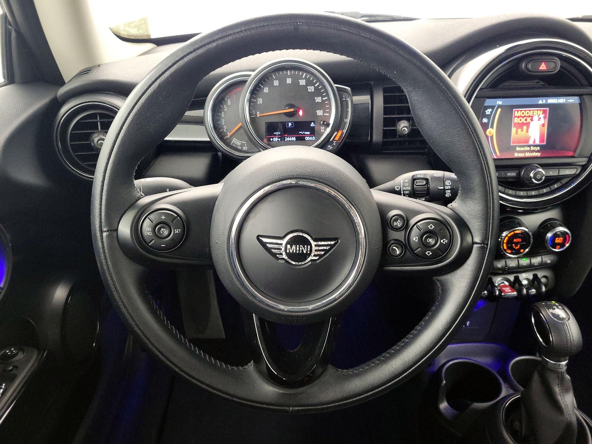 Thumbnail: 2019 MINI Cooper Hardtop - 10