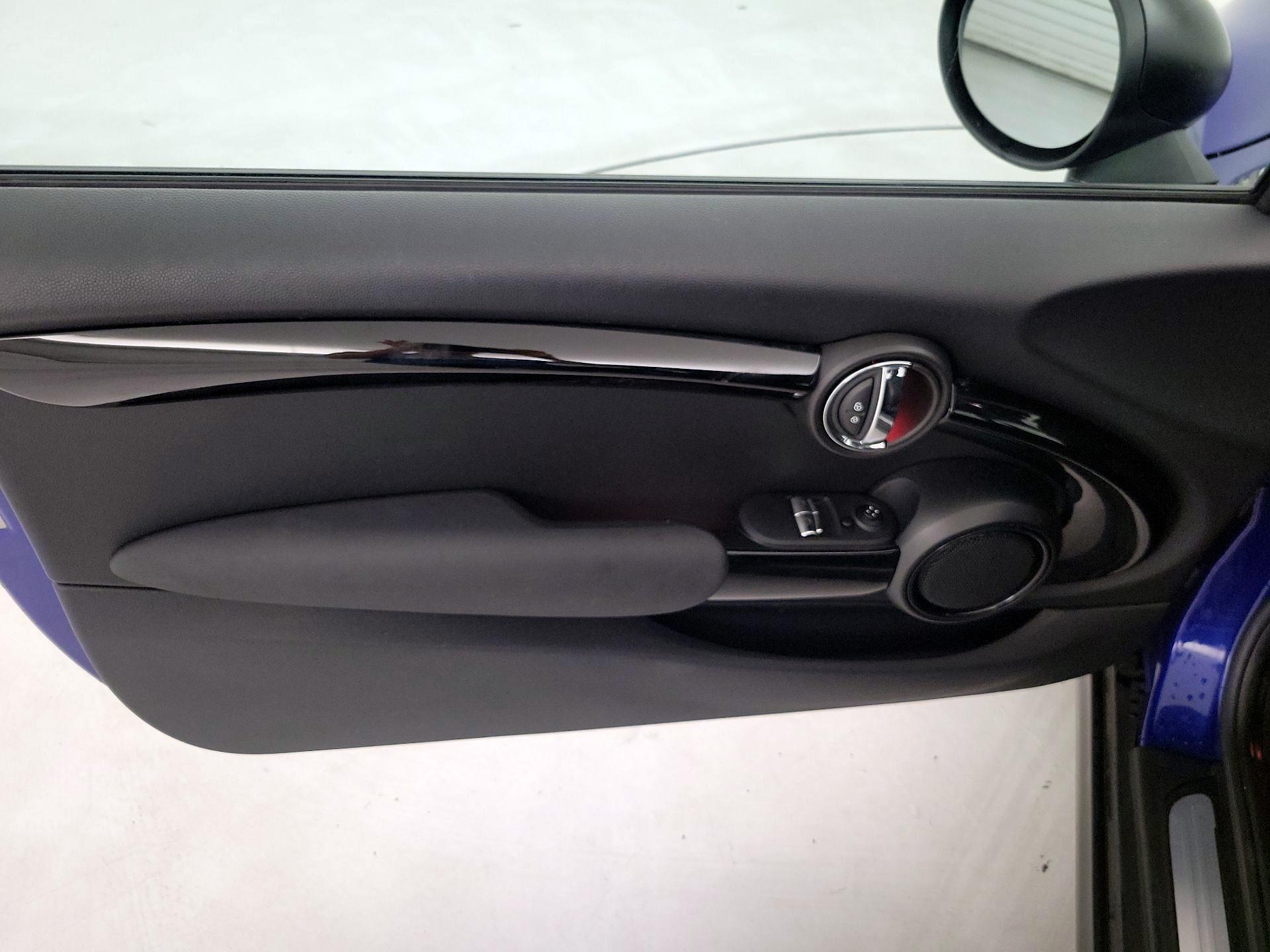 Thumbnail: 2019 MINI Cooper Hardtop - 12