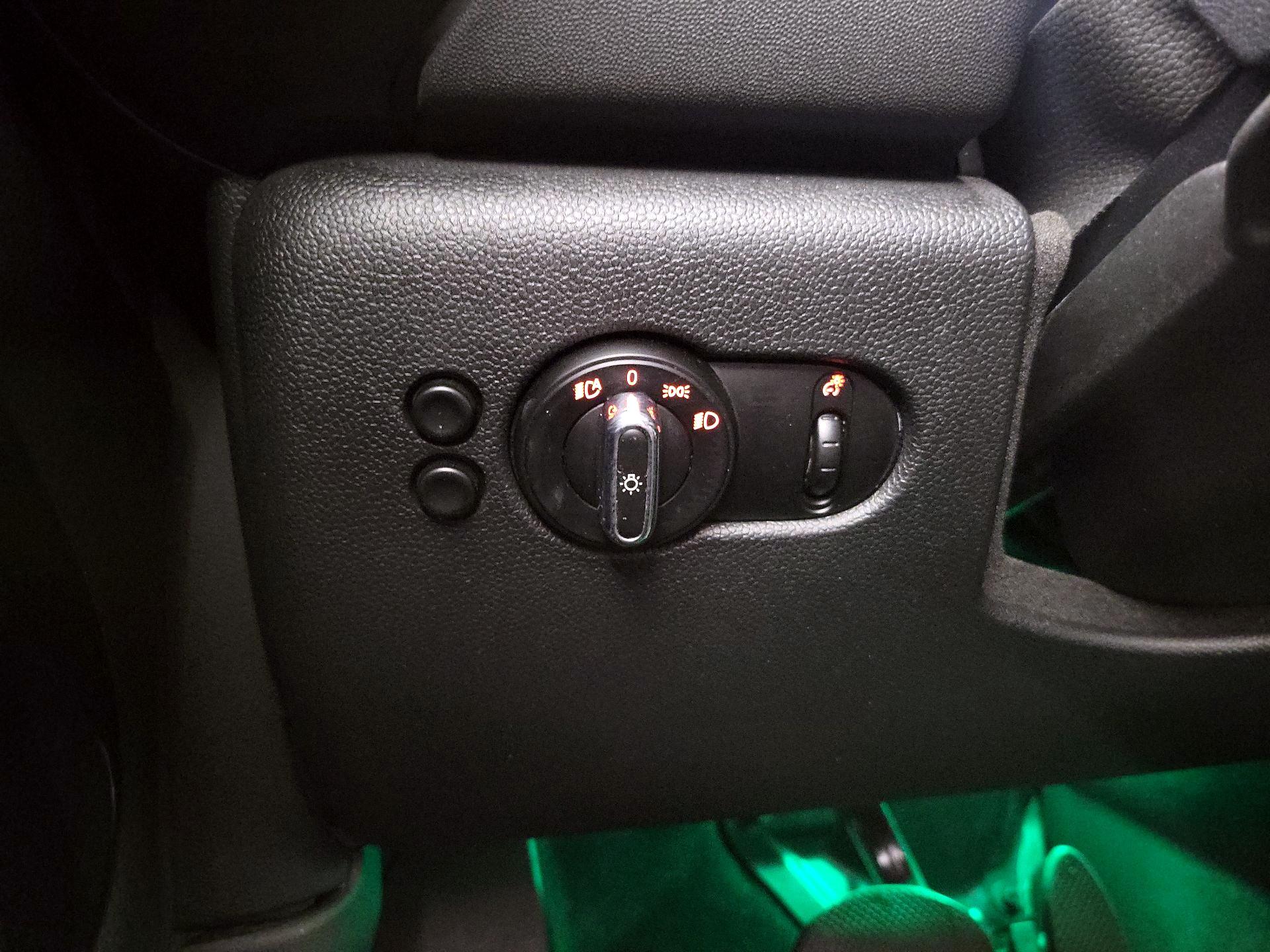 Thumbnail: 2019 MINI Cooper Hardtop - 13