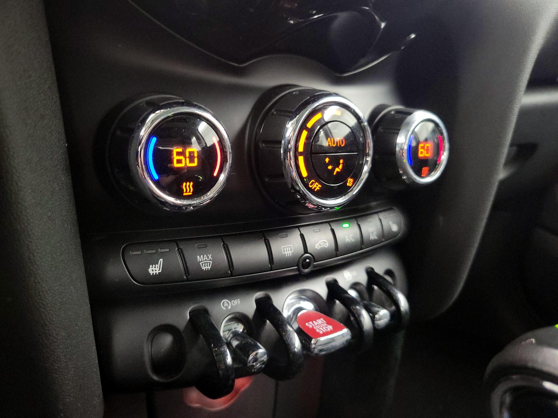 Thumbnail: 2019 MINI Cooper Hardtop - 16