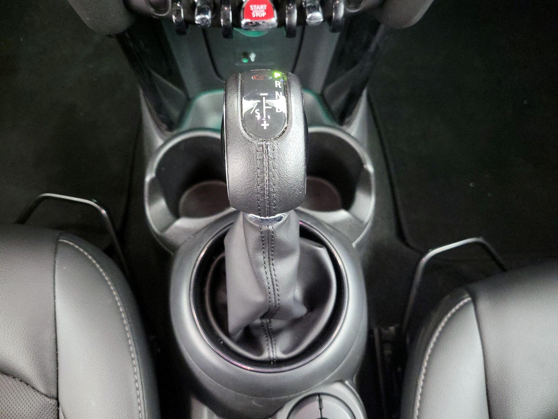 Thumbnail: 2019 MINI Cooper Hardtop - 17
