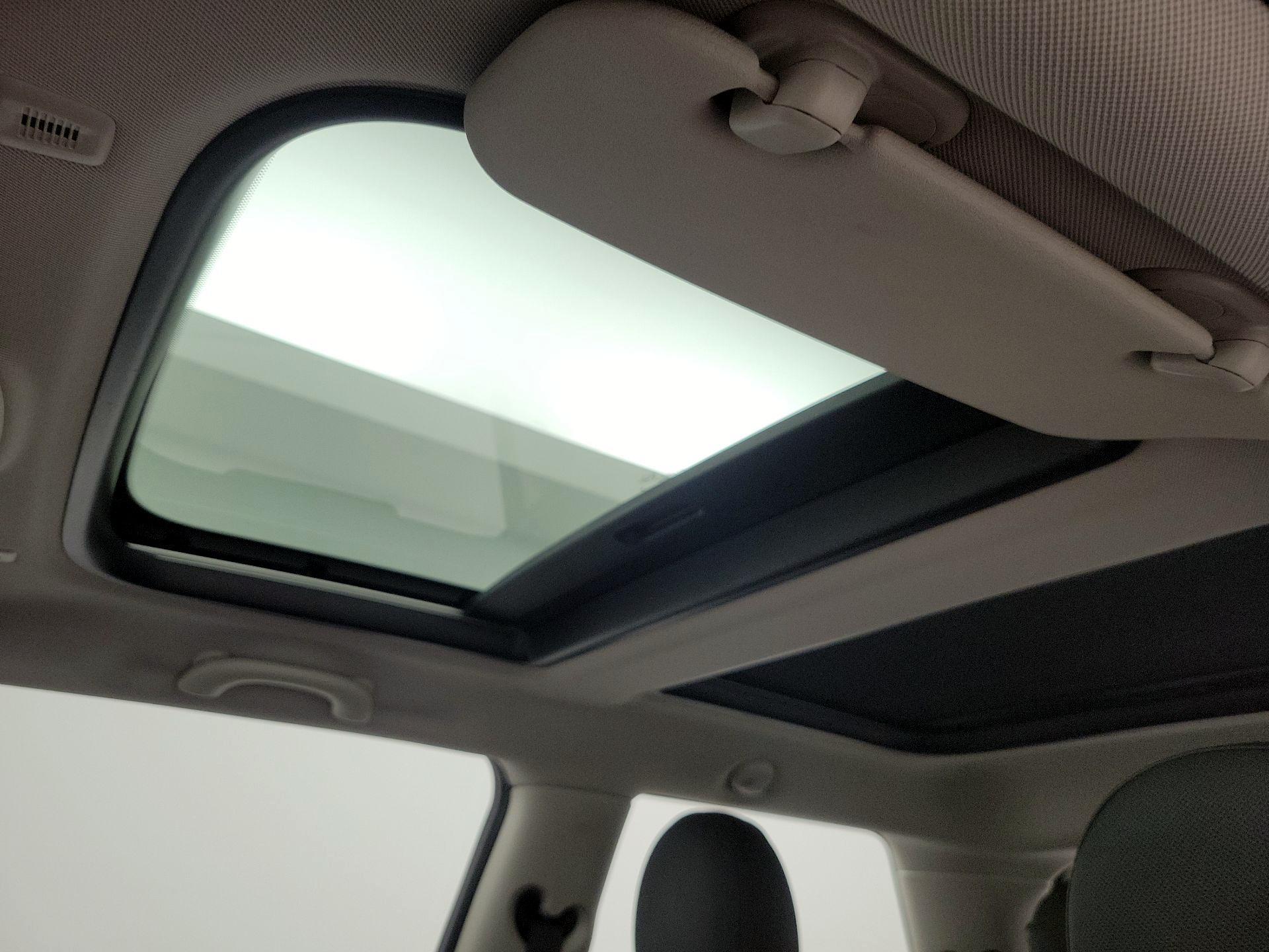 Thumbnail: 2019 MINI Cooper Hardtop - 19
