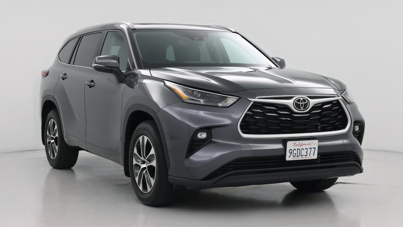 2023 Toyota Highlander XLE Hero Image