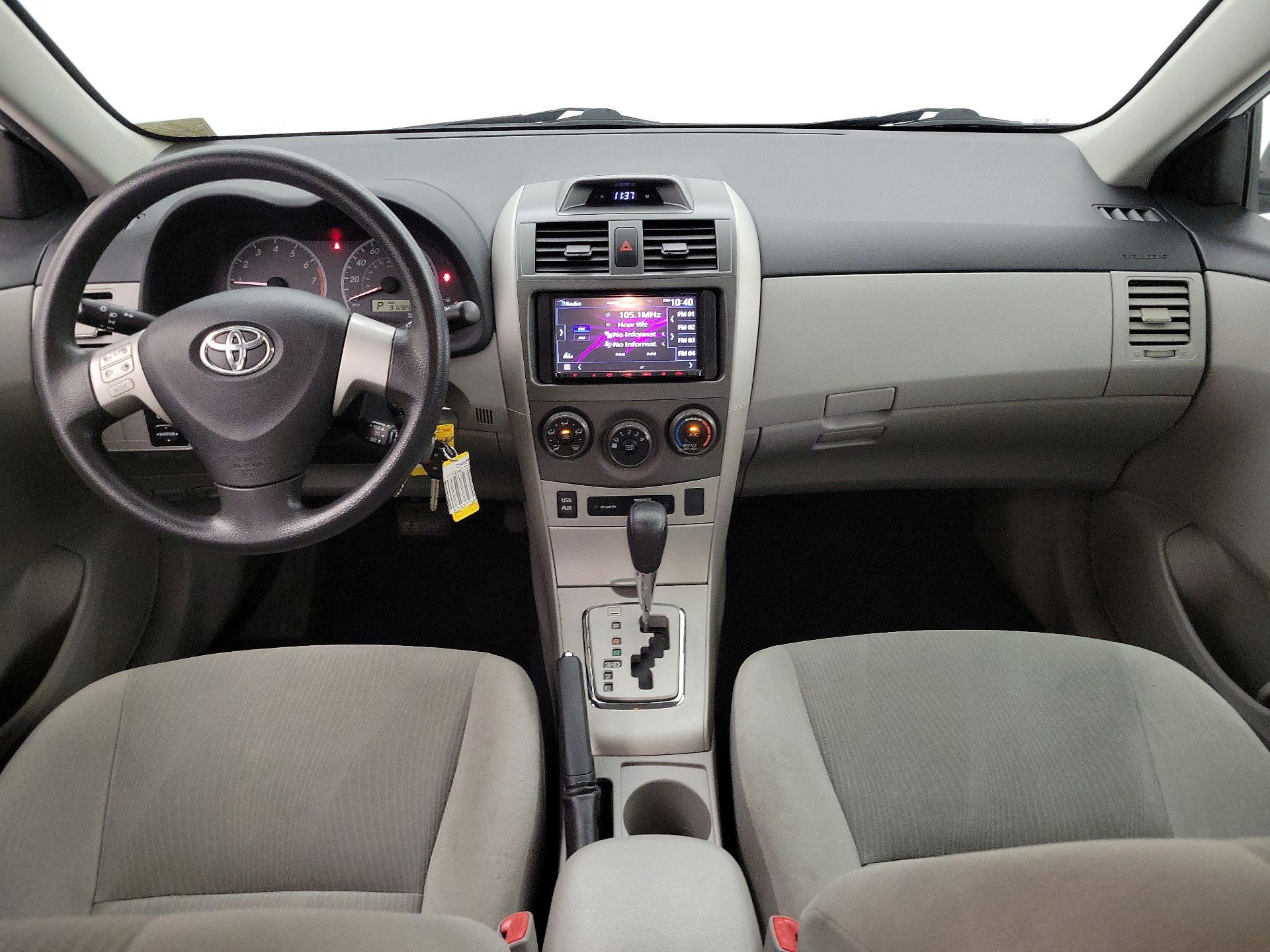 Thumbnail: 2013 Toyota Corolla - 9