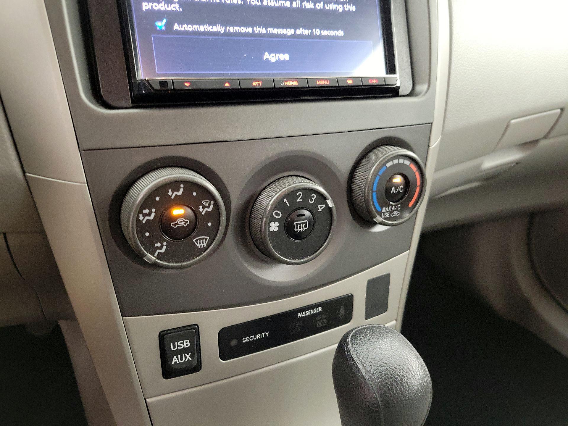 Thumbnail: 2013 Toyota Corolla - 15