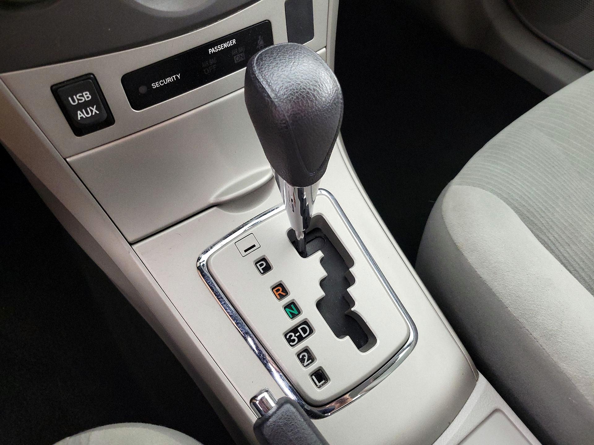 Thumbnail: 2013 Toyota Corolla - 16