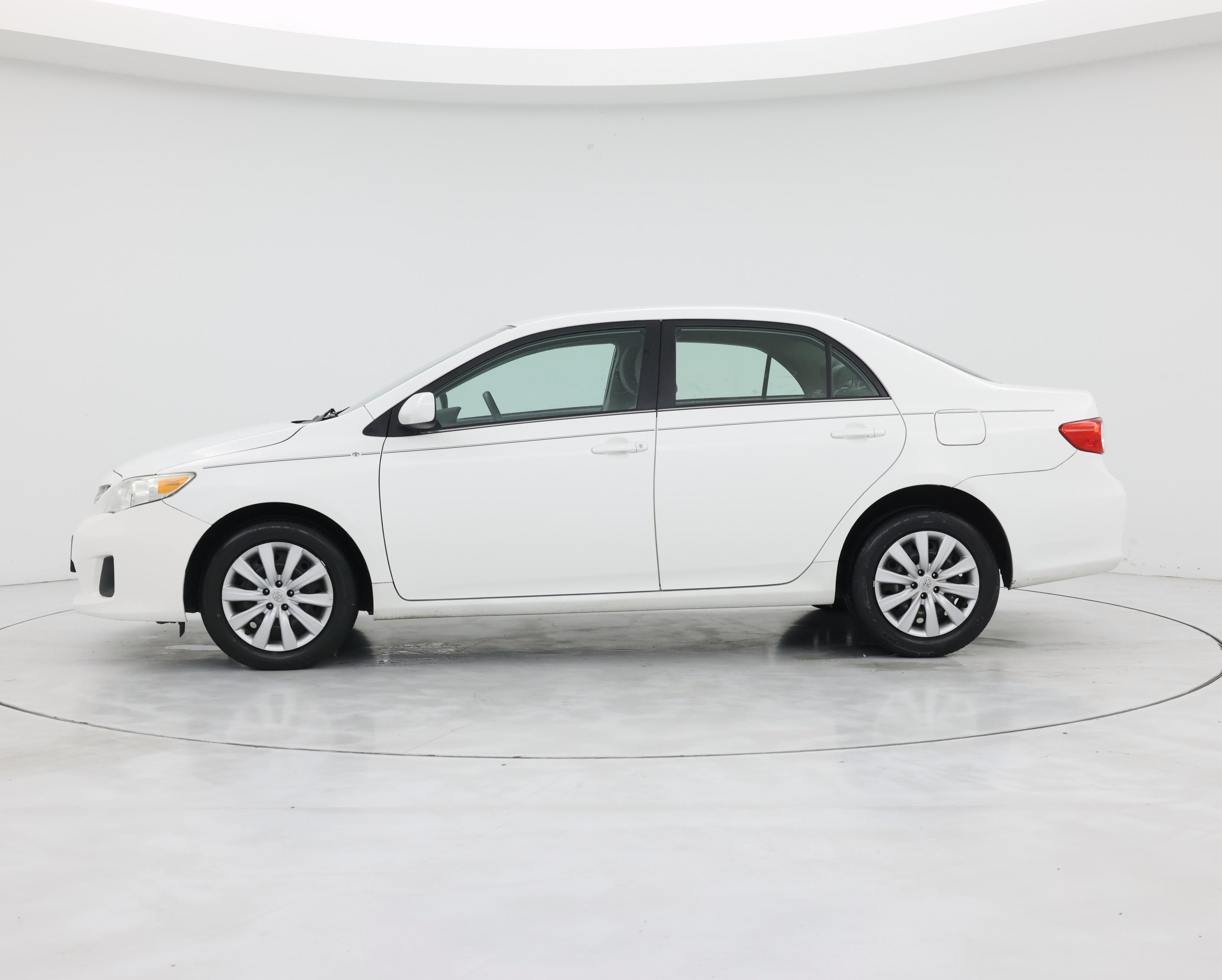 Thumbnail: 2013 Toyota Corolla - 3