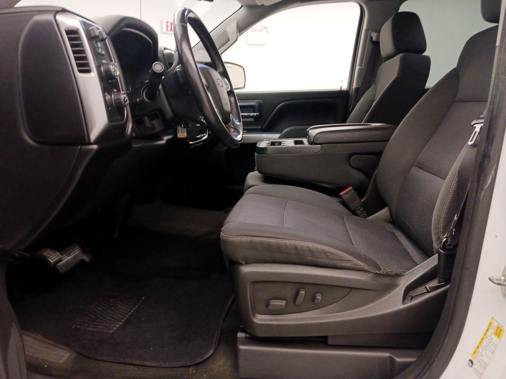 Thumbnail: 2016 Chevrolet Silverado 1500 - 11