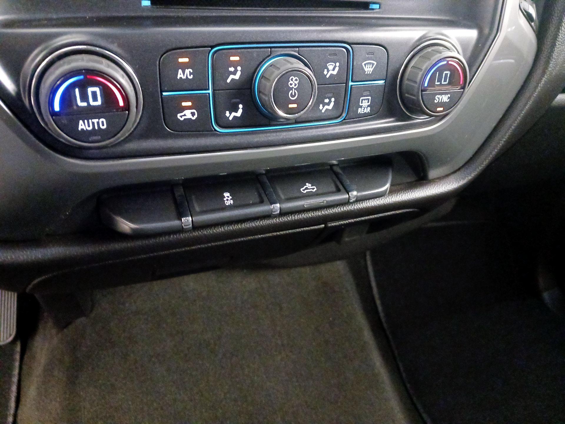 Thumbnail: 2016 Chevrolet Silverado 1500 - 16