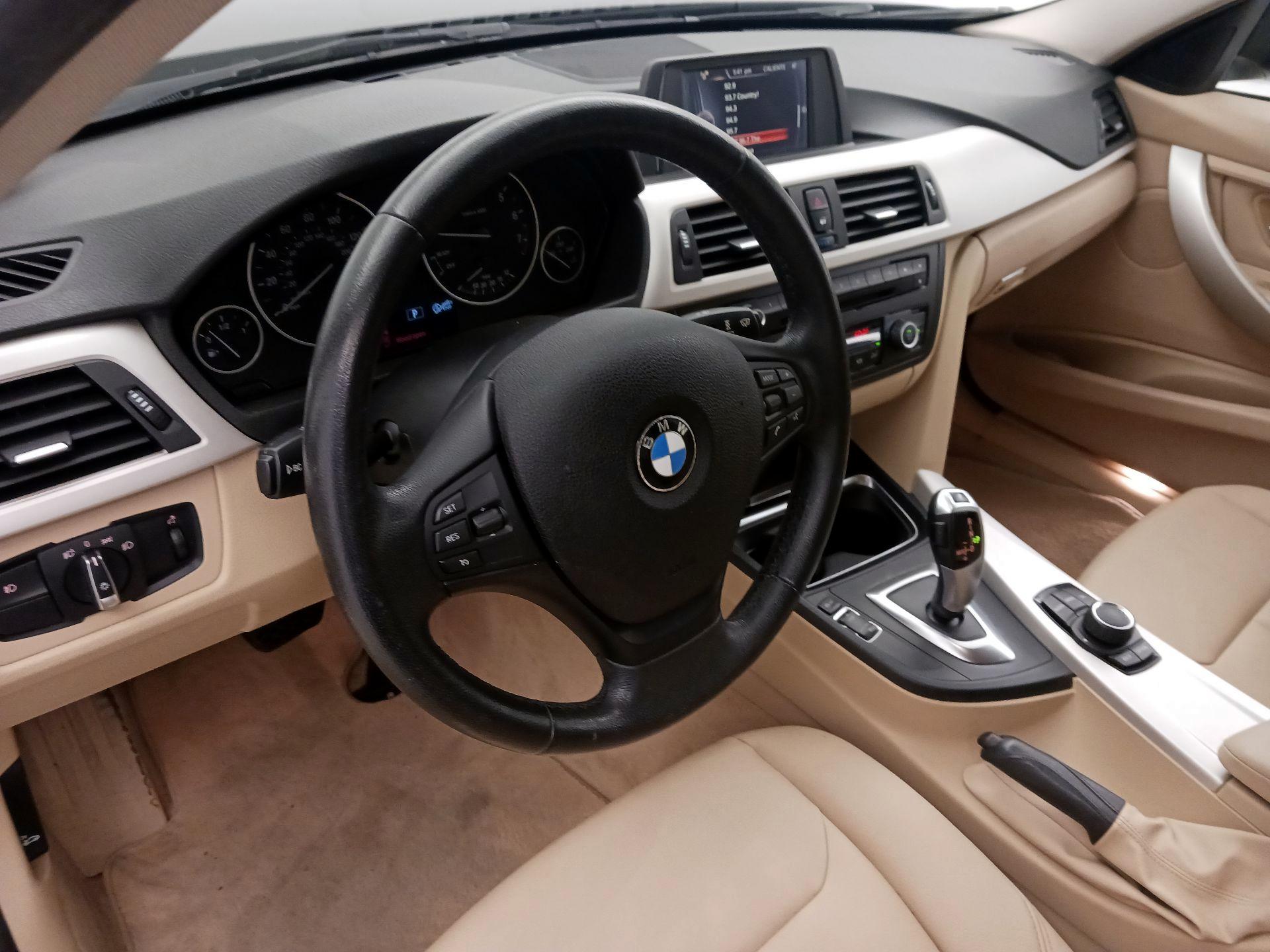 Thumbnail: 2015 BMW 3 Series - 9