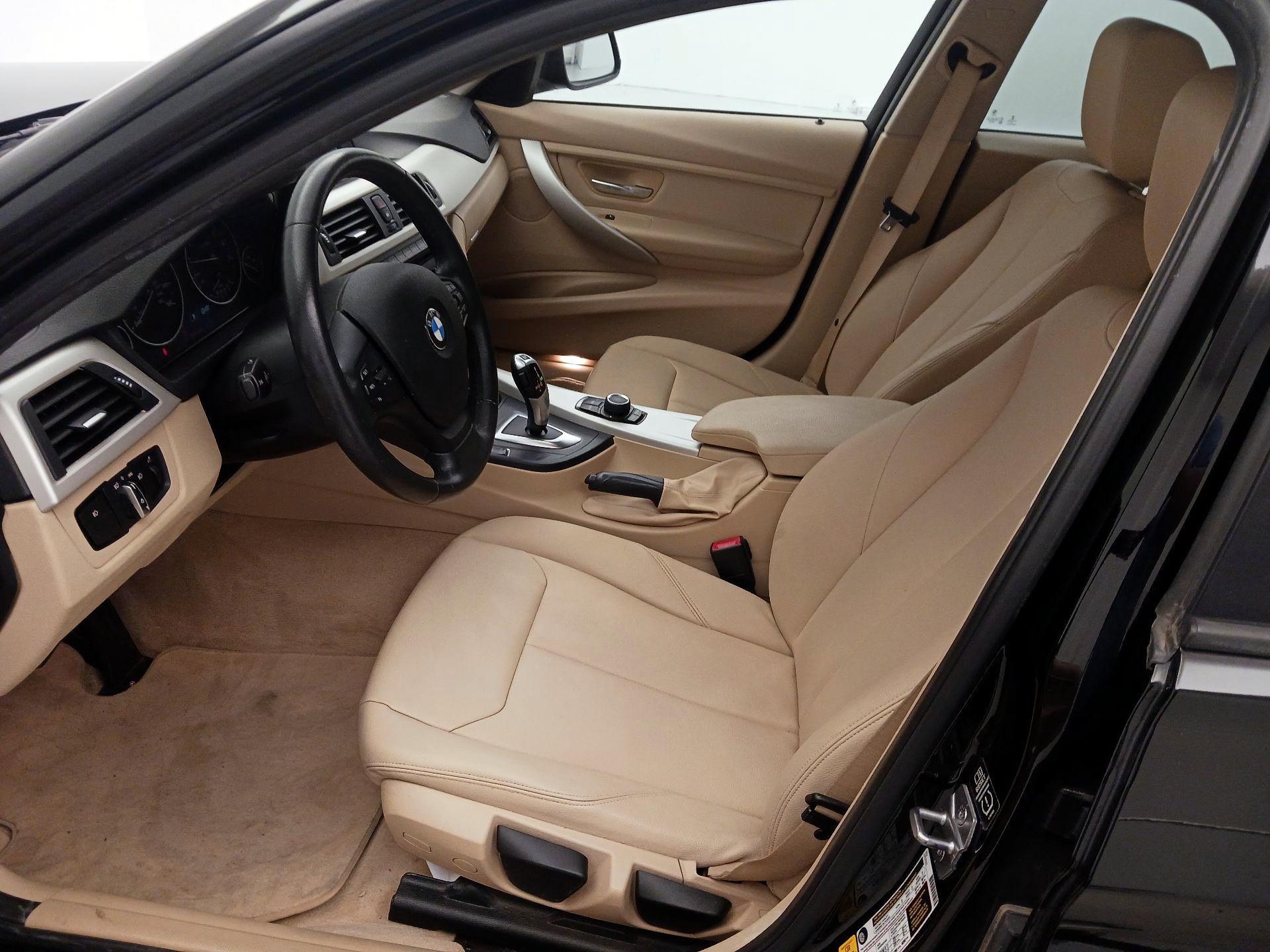 Thumbnail: 2015 BMW 3 Series - 11
