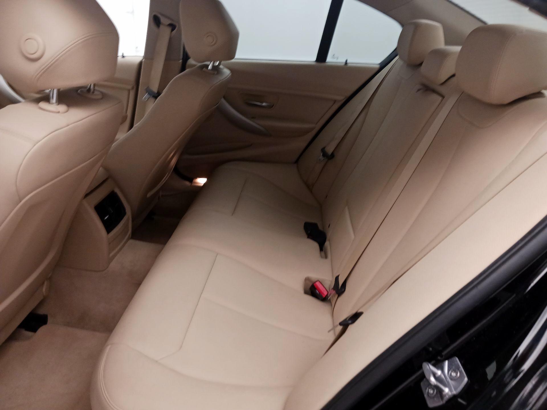 Thumbnail: 2015 BMW 3 Series - 17