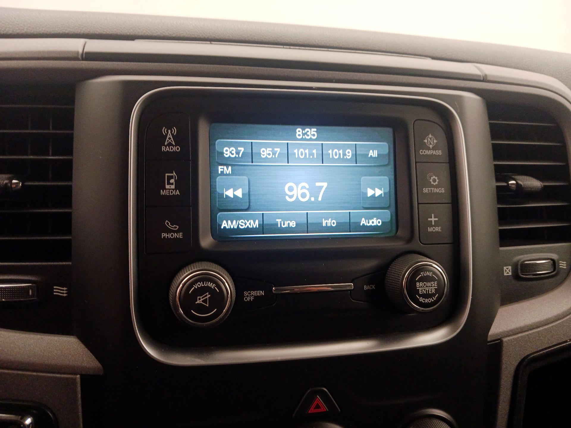 Thumbnail: 2019 RAM 1500 Classic - 15