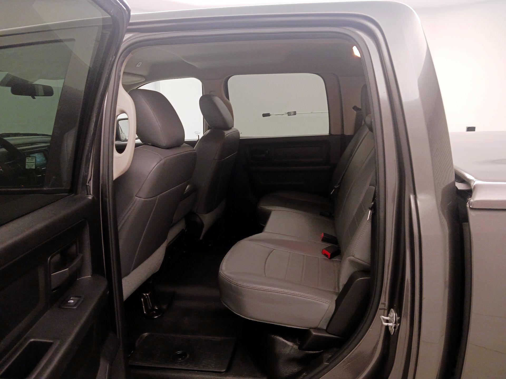 Thumbnail: 2019 RAM 1500 Classic - 18