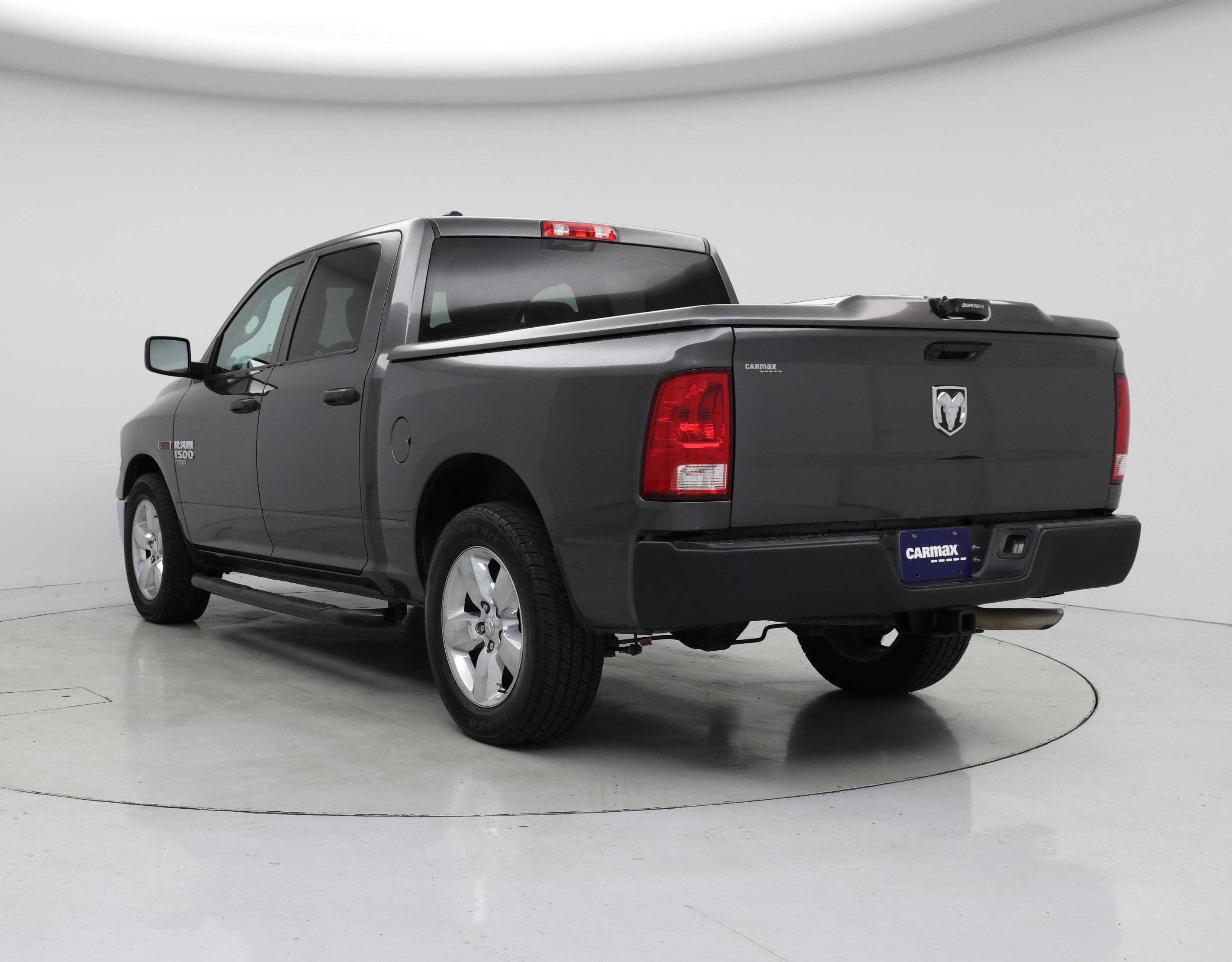 Thumbnail: 2019 RAM 1500 Classic - 2