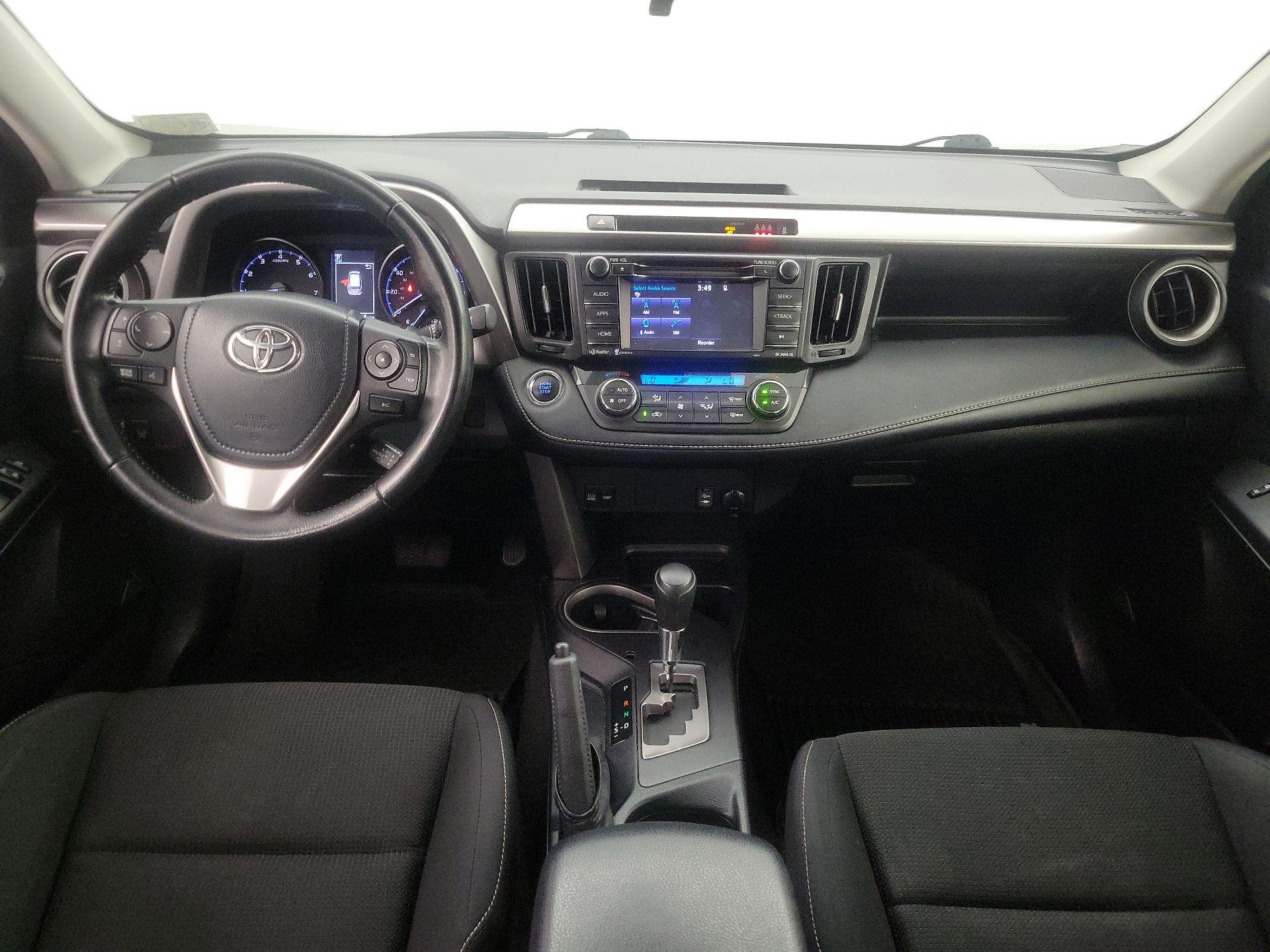 Thumbnail: 2018 Toyota RAV4 - 9