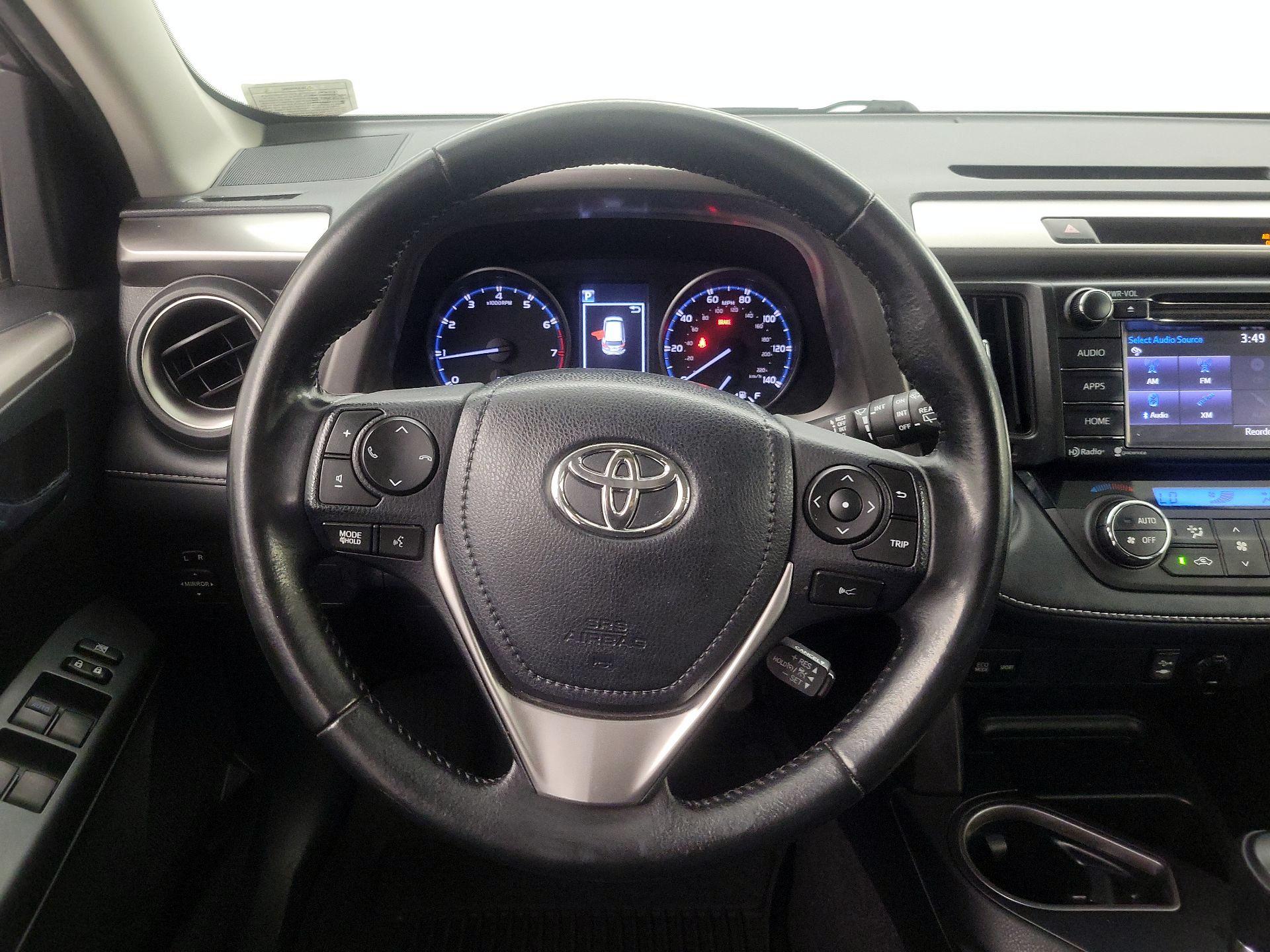 Thumbnail: 2018 Toyota RAV4 - 10