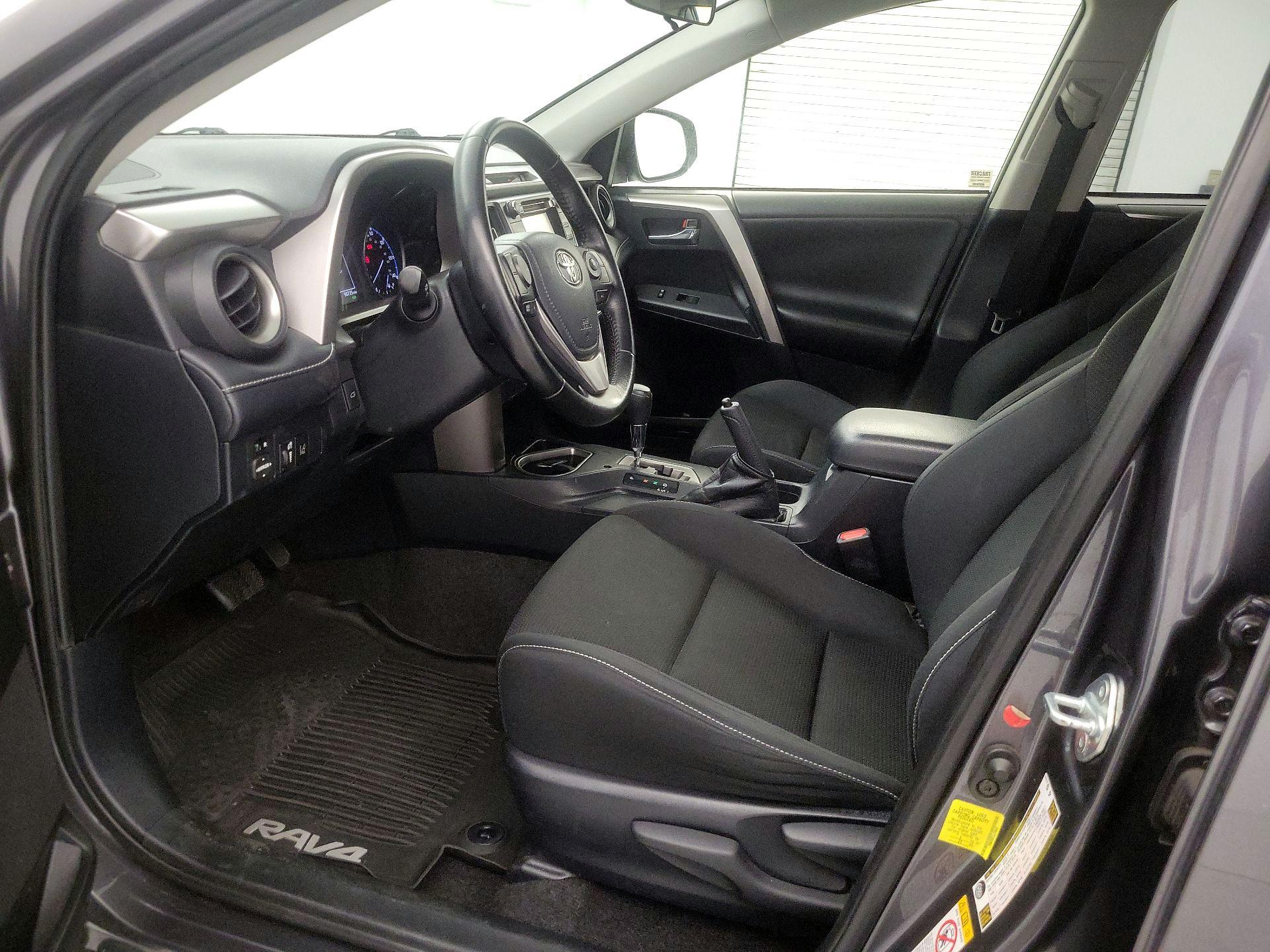 Thumbnail: 2018 Toyota RAV4 - 11
