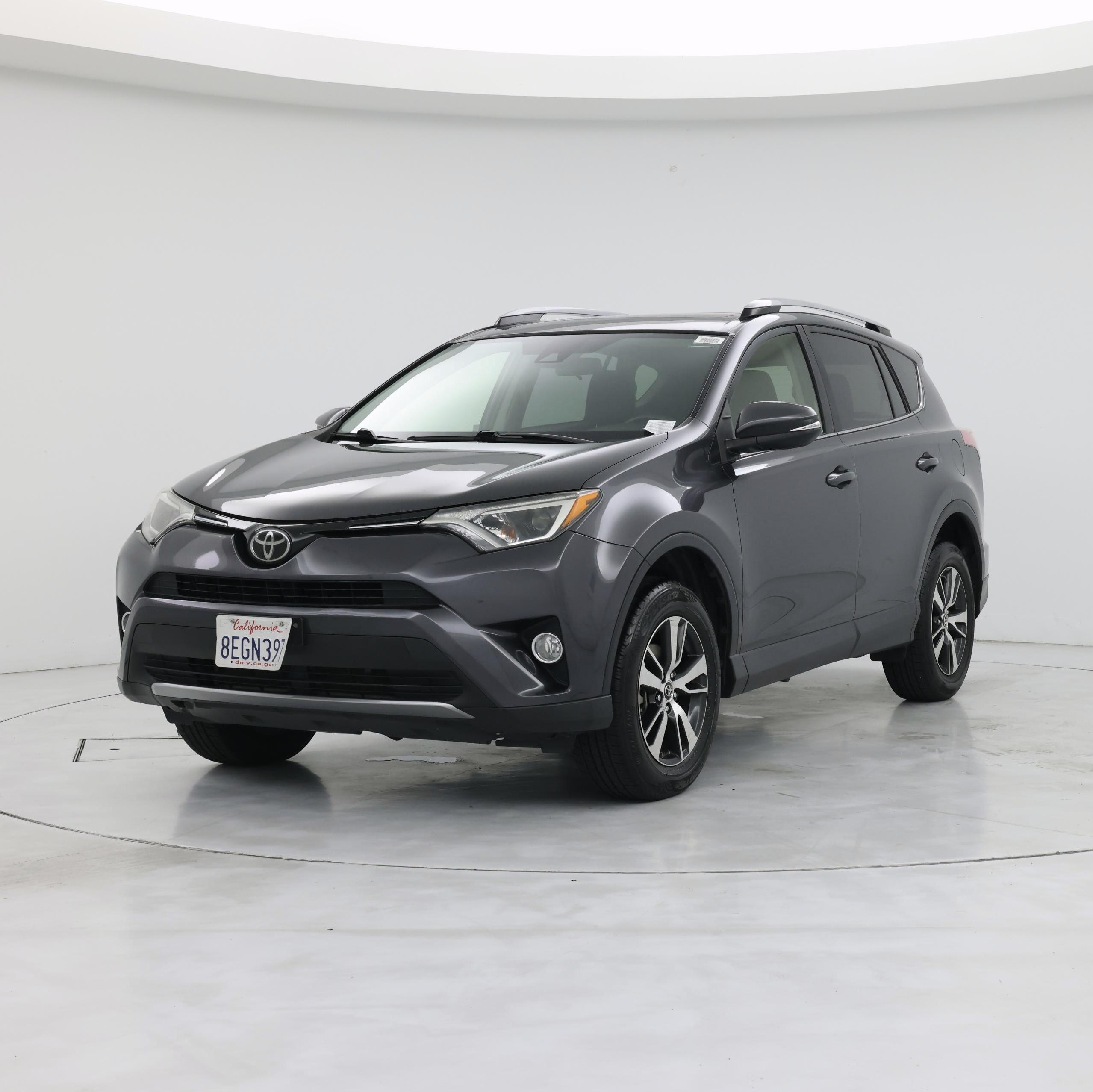 Thumbnail: 2018 Toyota RAV4 - 4