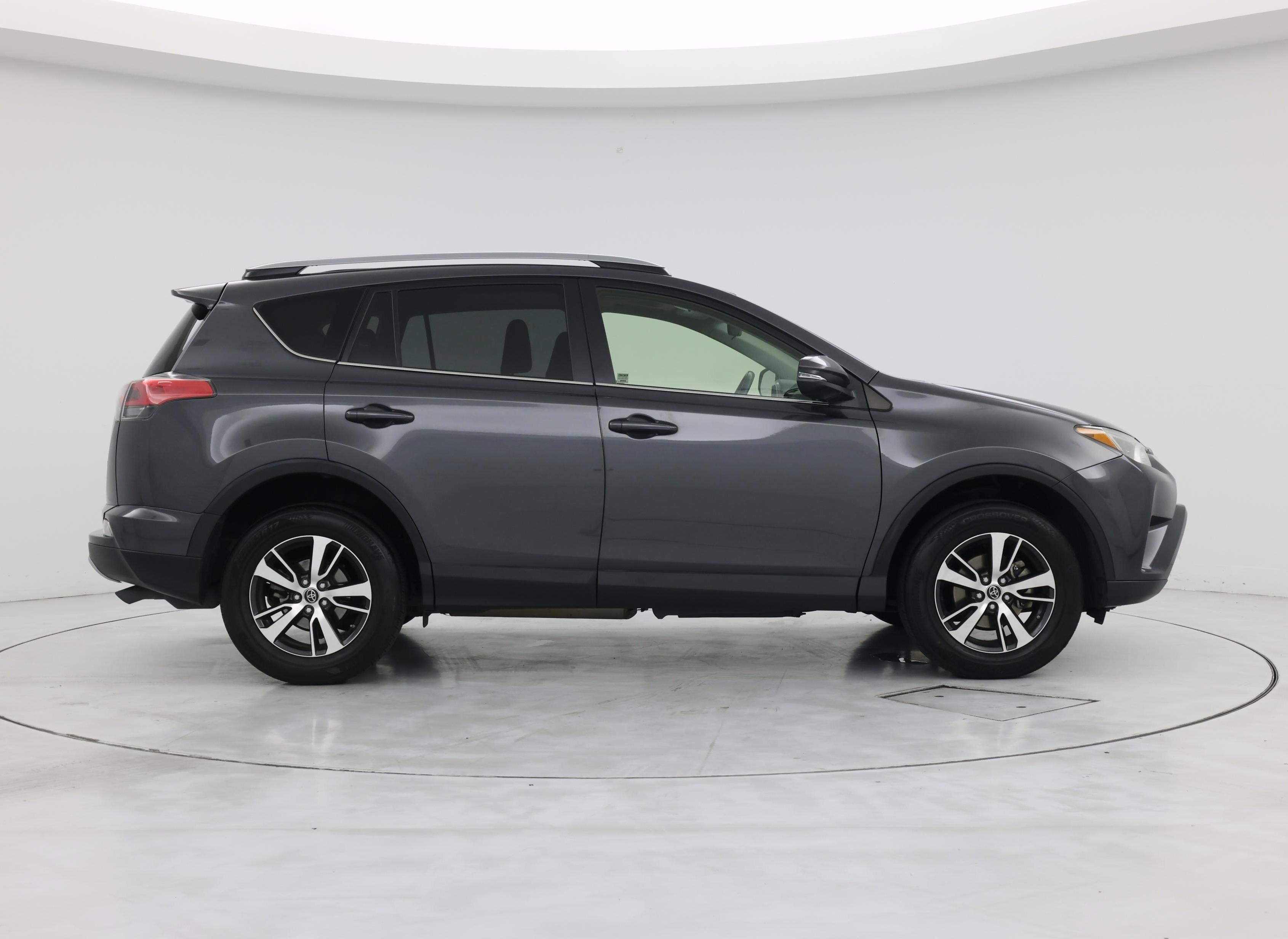 Thumbnail: 2018 Toyota RAV4 - 7