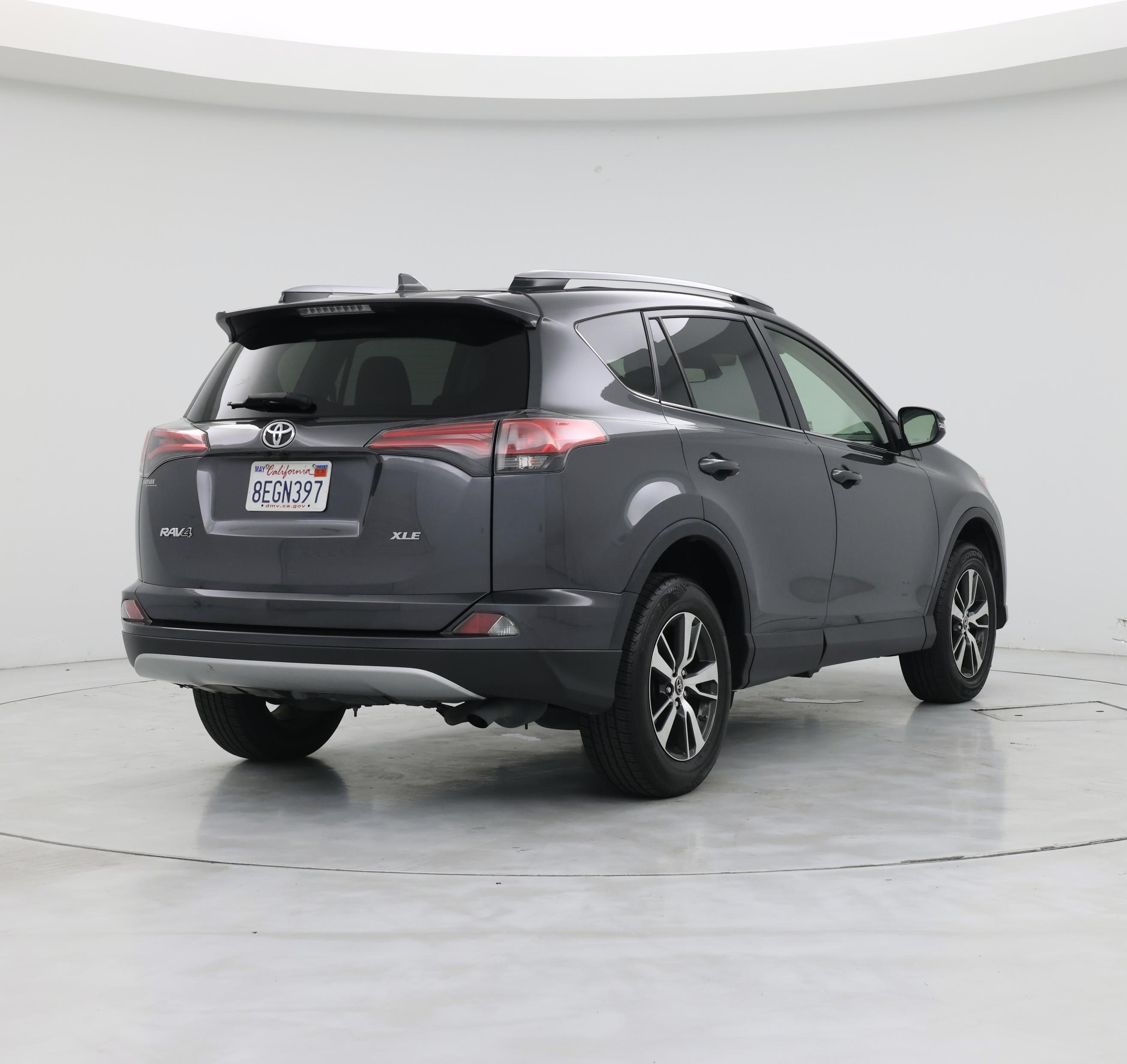 Thumbnail: 2018 Toyota RAV4 - 8