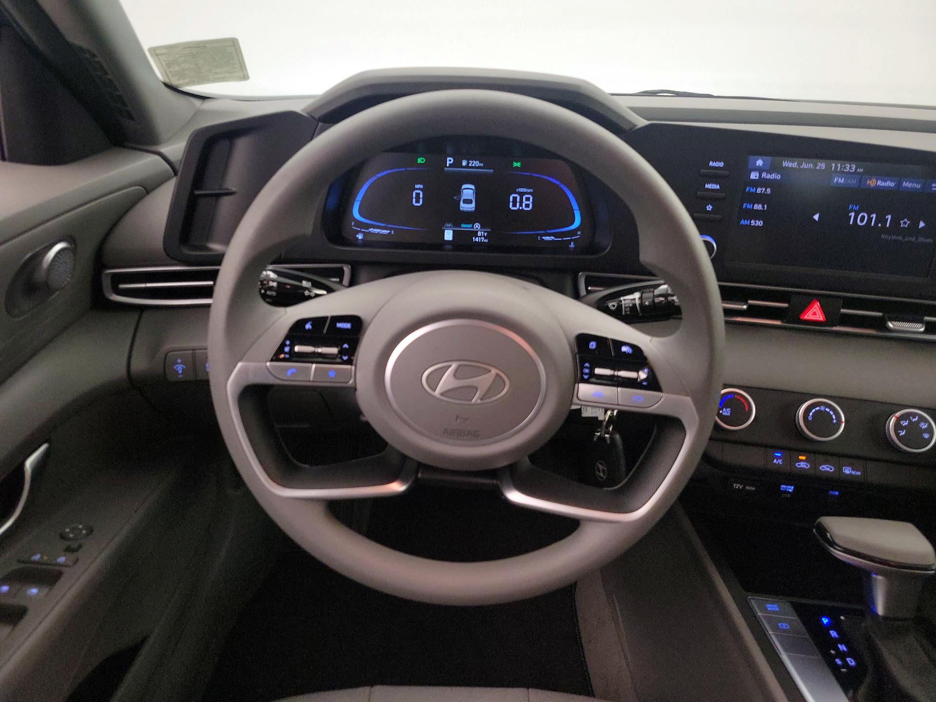 Thumbnail: 2025 Hyundai Elantra - 10