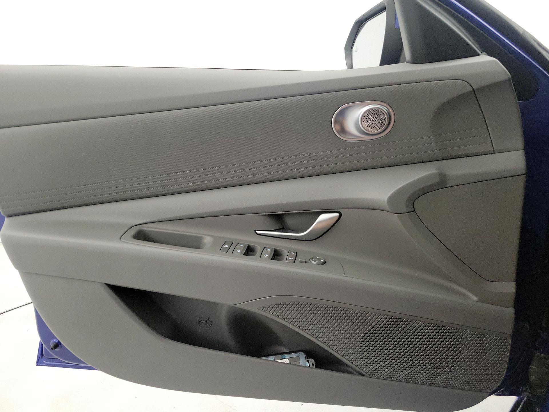 Thumbnail: 2025 Hyundai Elantra - 12