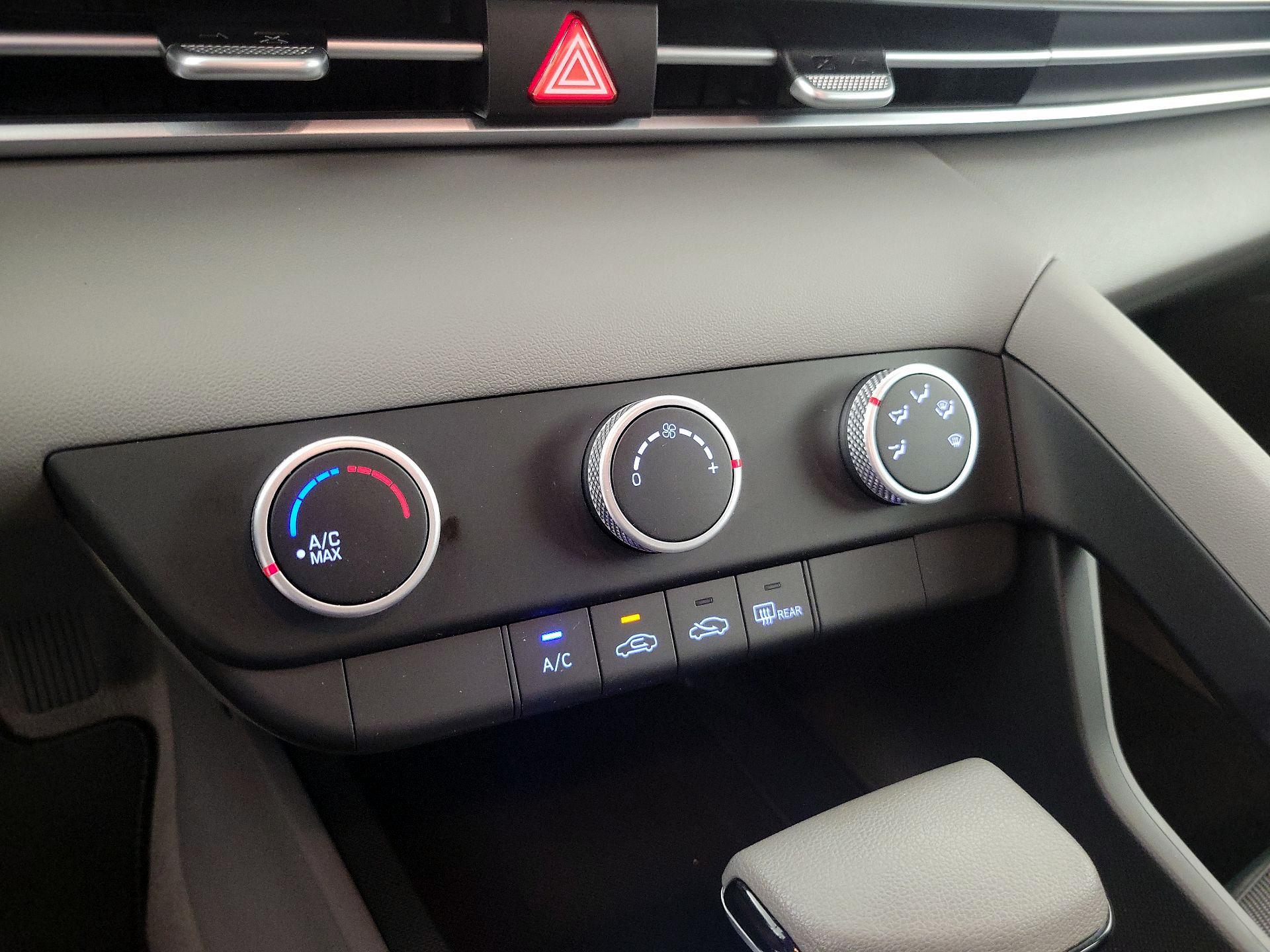 Thumbnail: 2025 Hyundai Elantra - 16