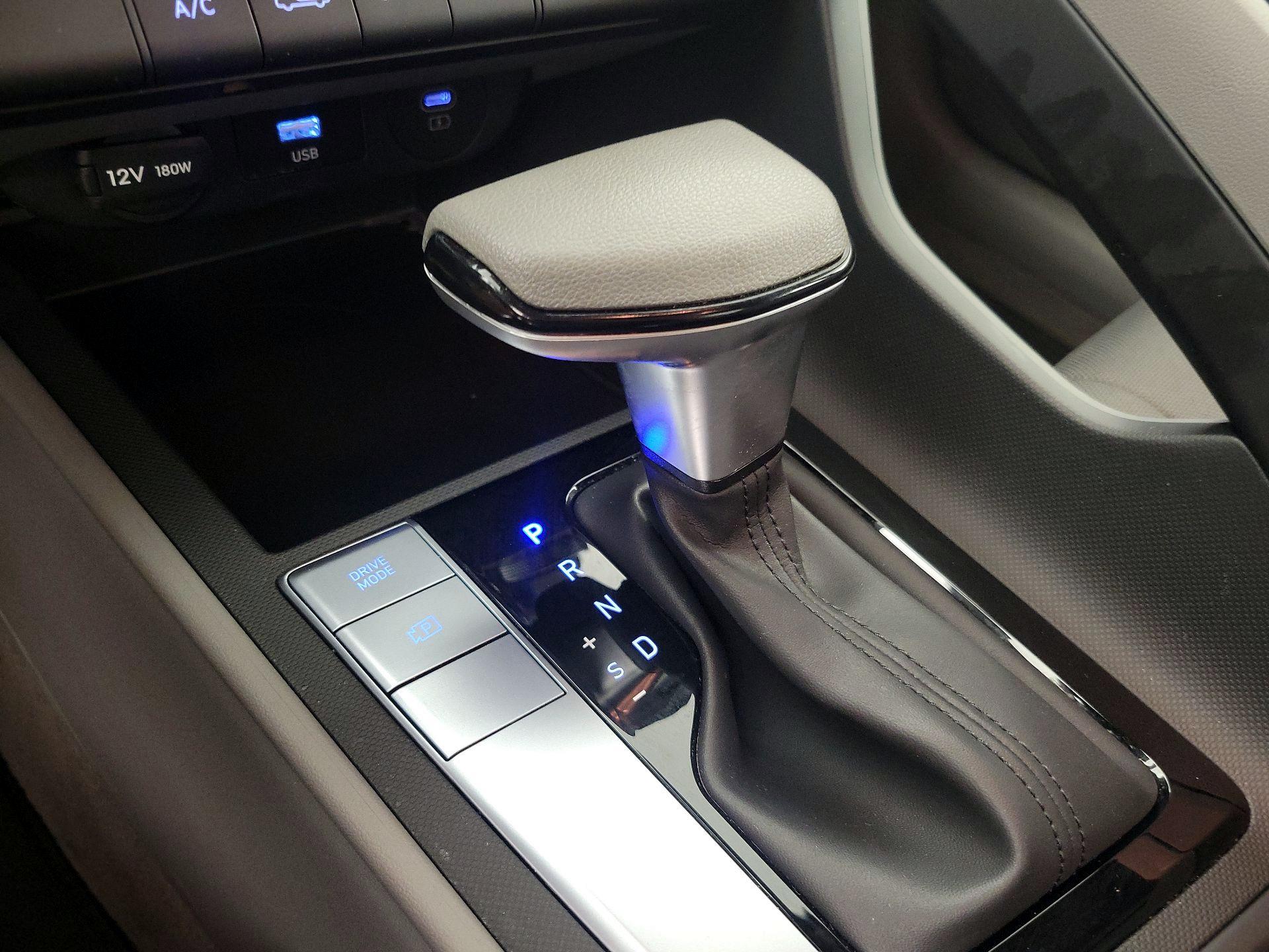 Thumbnail: 2025 Hyundai Elantra - 17