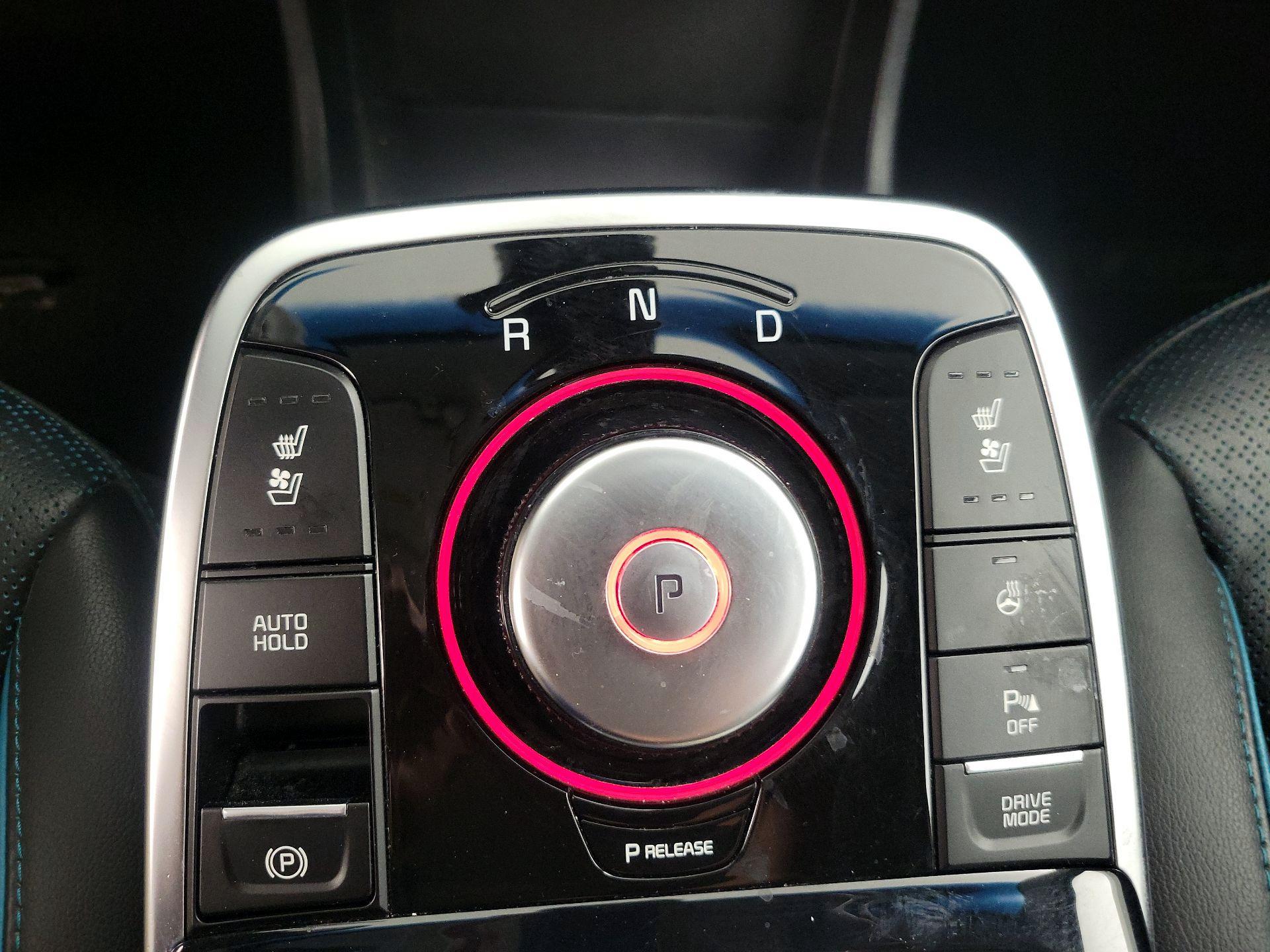 Thumbnail: 2019 Kia Niro - 17