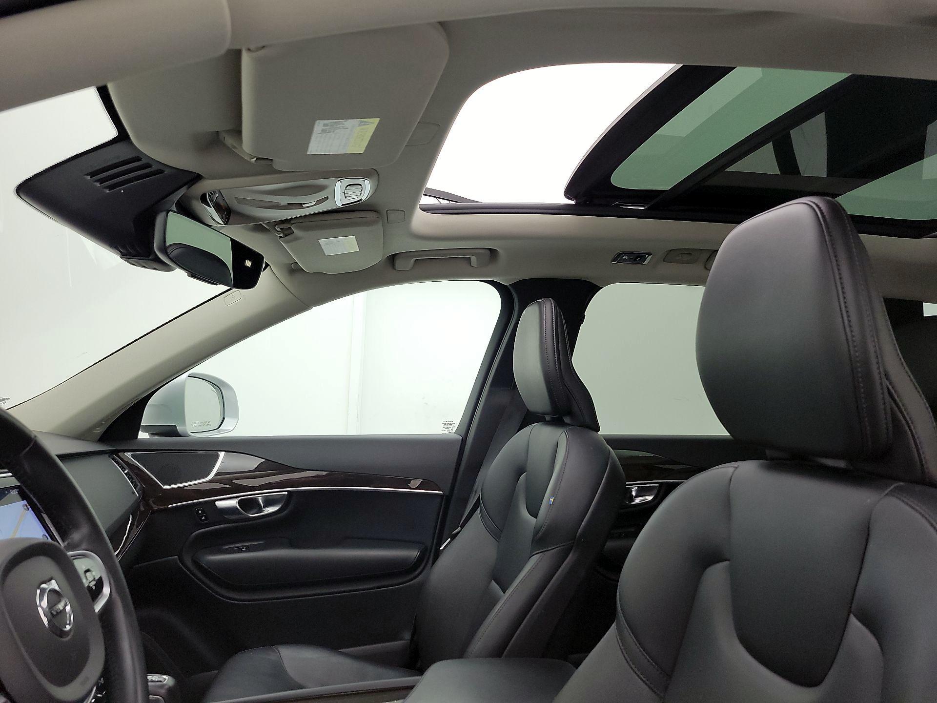 Thumbnail: 2019 Volvo XC90 - 20