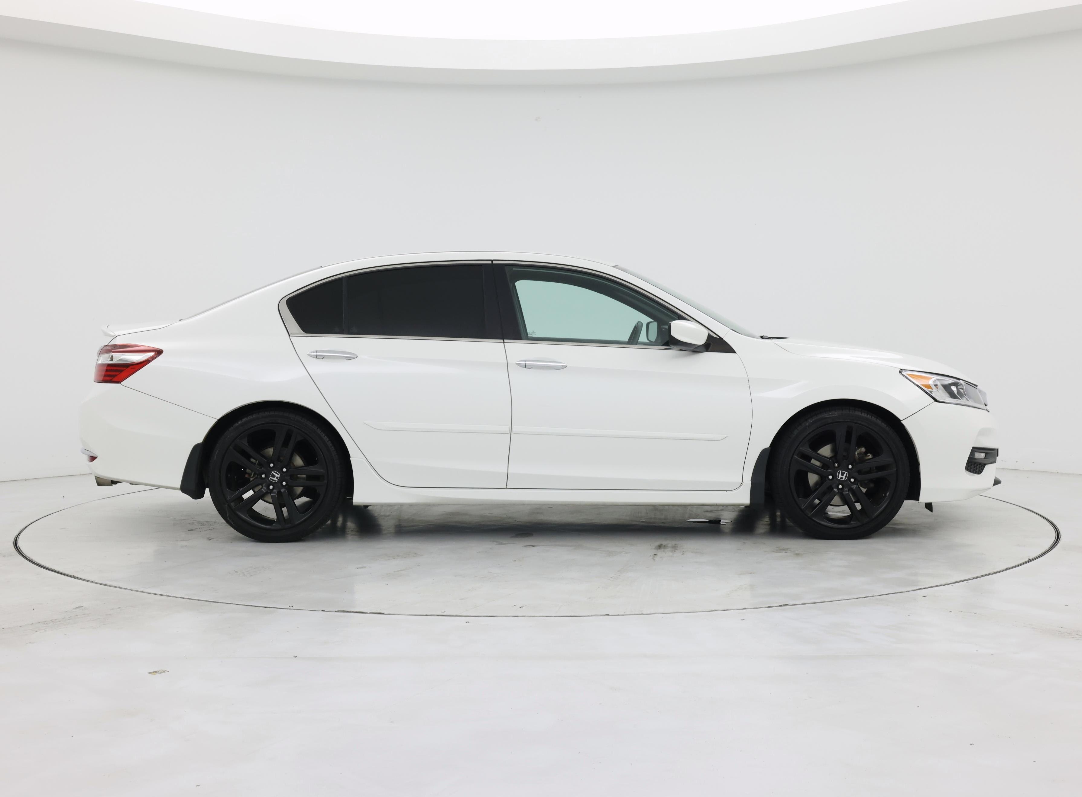 Thumbnail: 2017 Honda Accord - 7