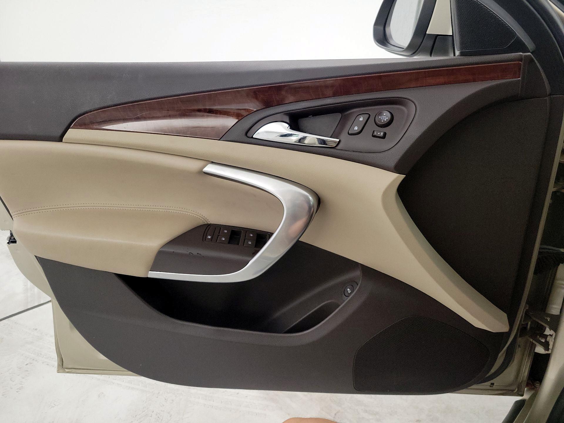 Thumbnail: 2014 Buick Regal - 12