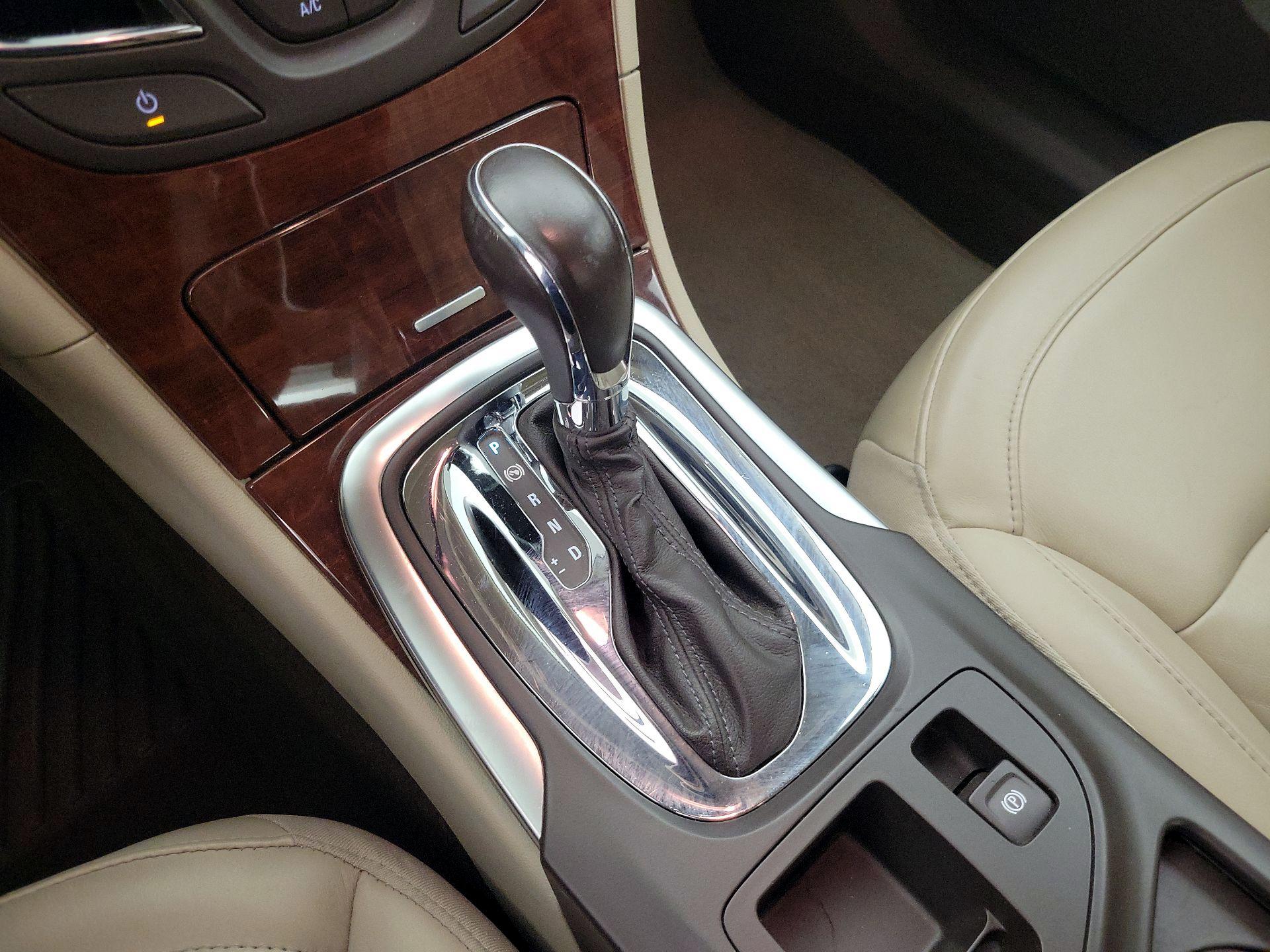 Thumbnail: 2014 Buick Regal - 18