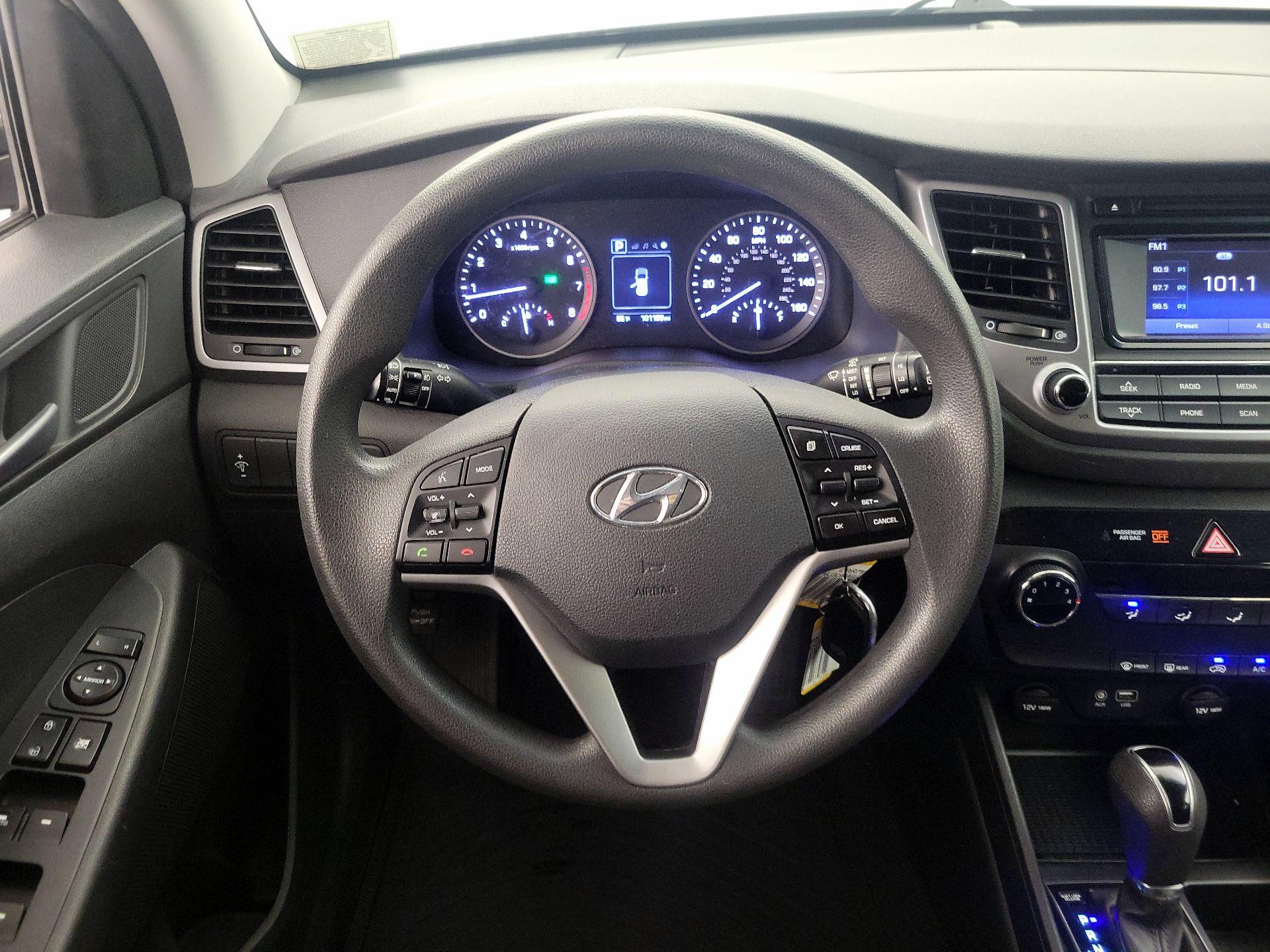 Thumbnail: 2016 Hyundai Tucson - 10