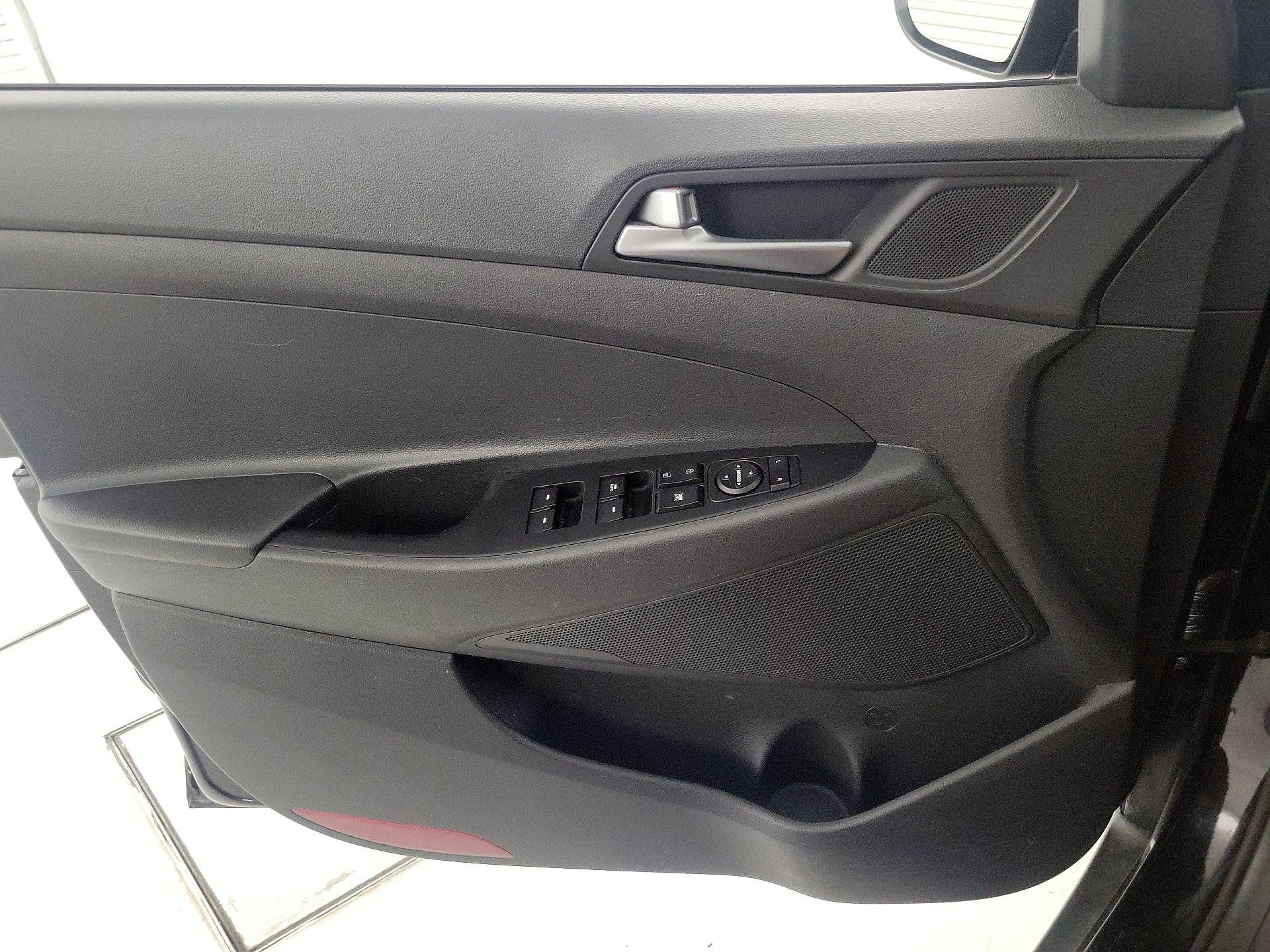 Thumbnail: 2016 Hyundai Tucson - 12