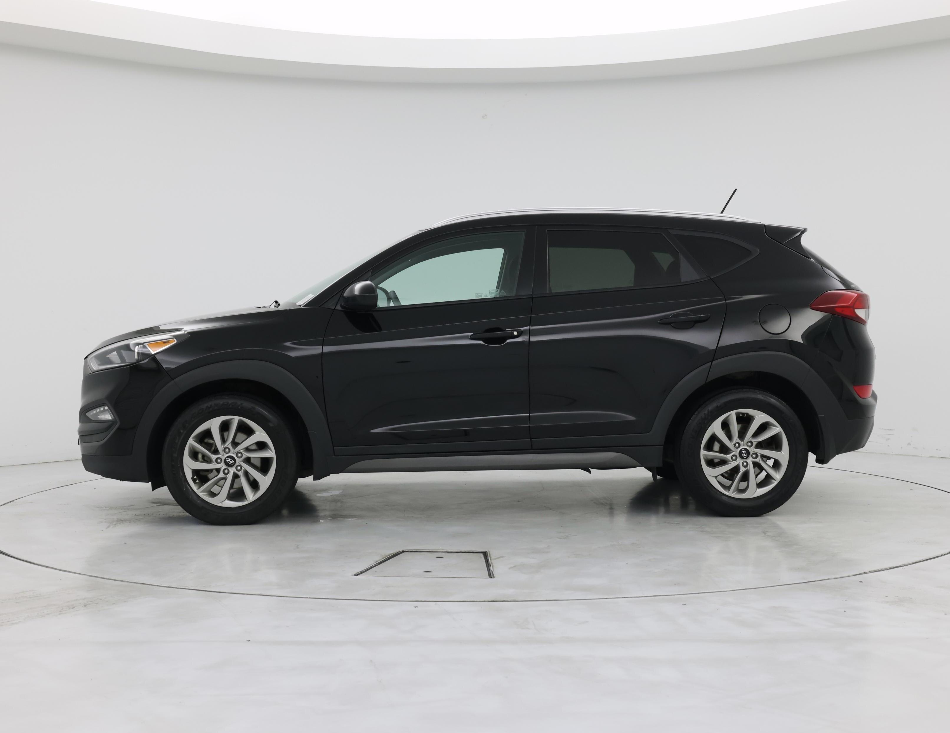 Thumbnail: 2016 Hyundai Tucson - 3