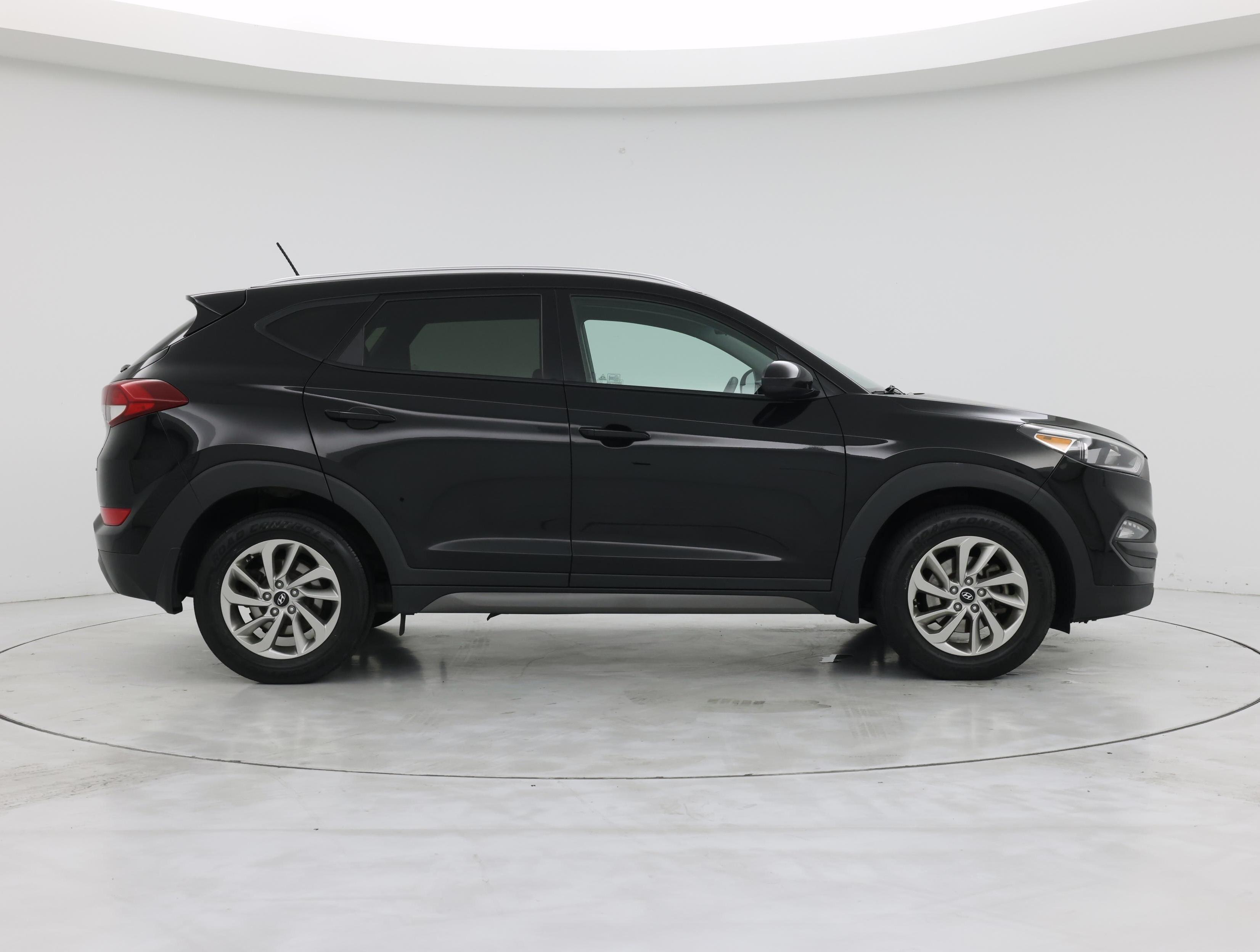 Thumbnail: 2016 Hyundai Tucson - 7