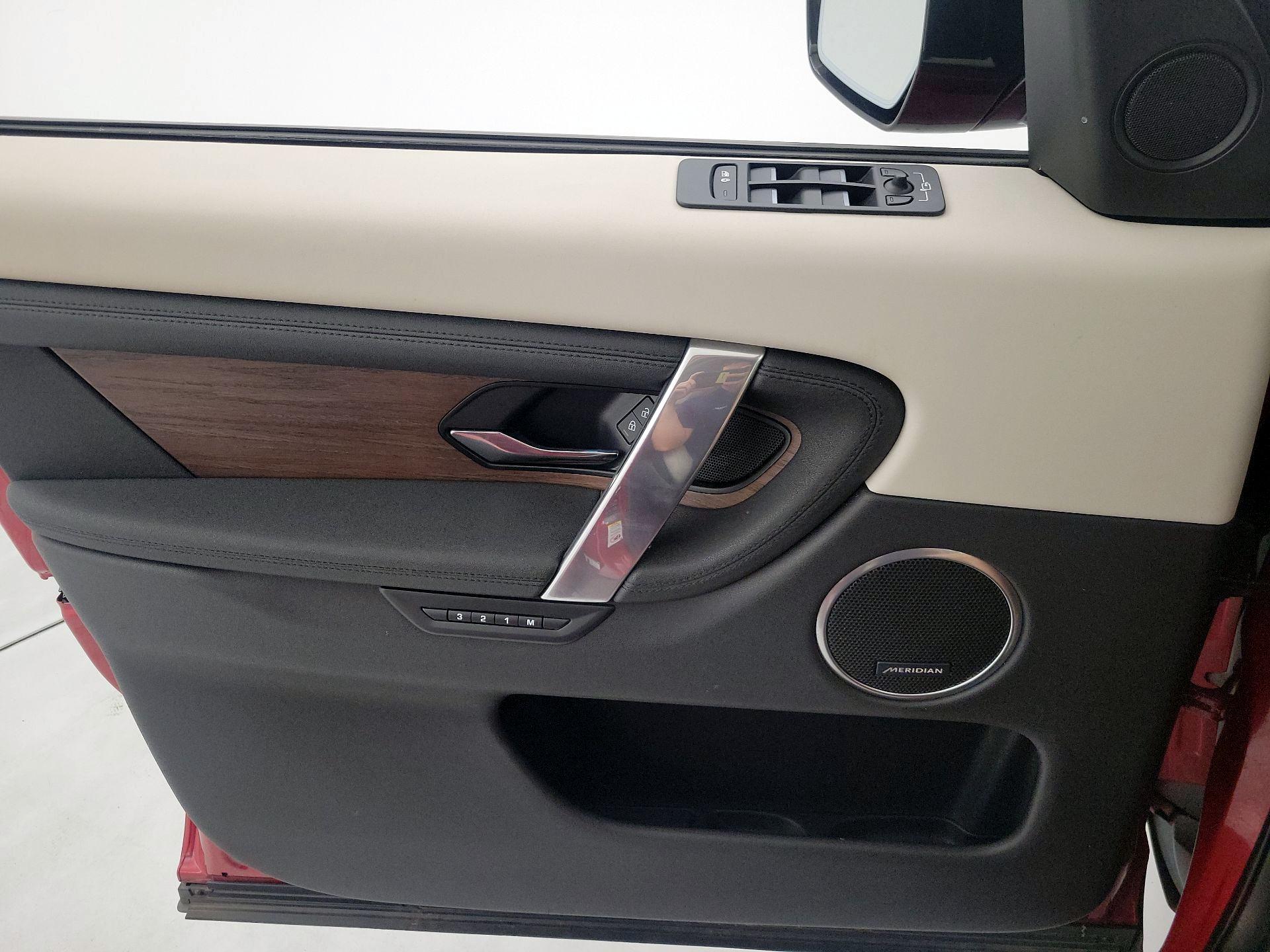 Thumbnail: 2021 Land Rover Discovery Sport - 12
